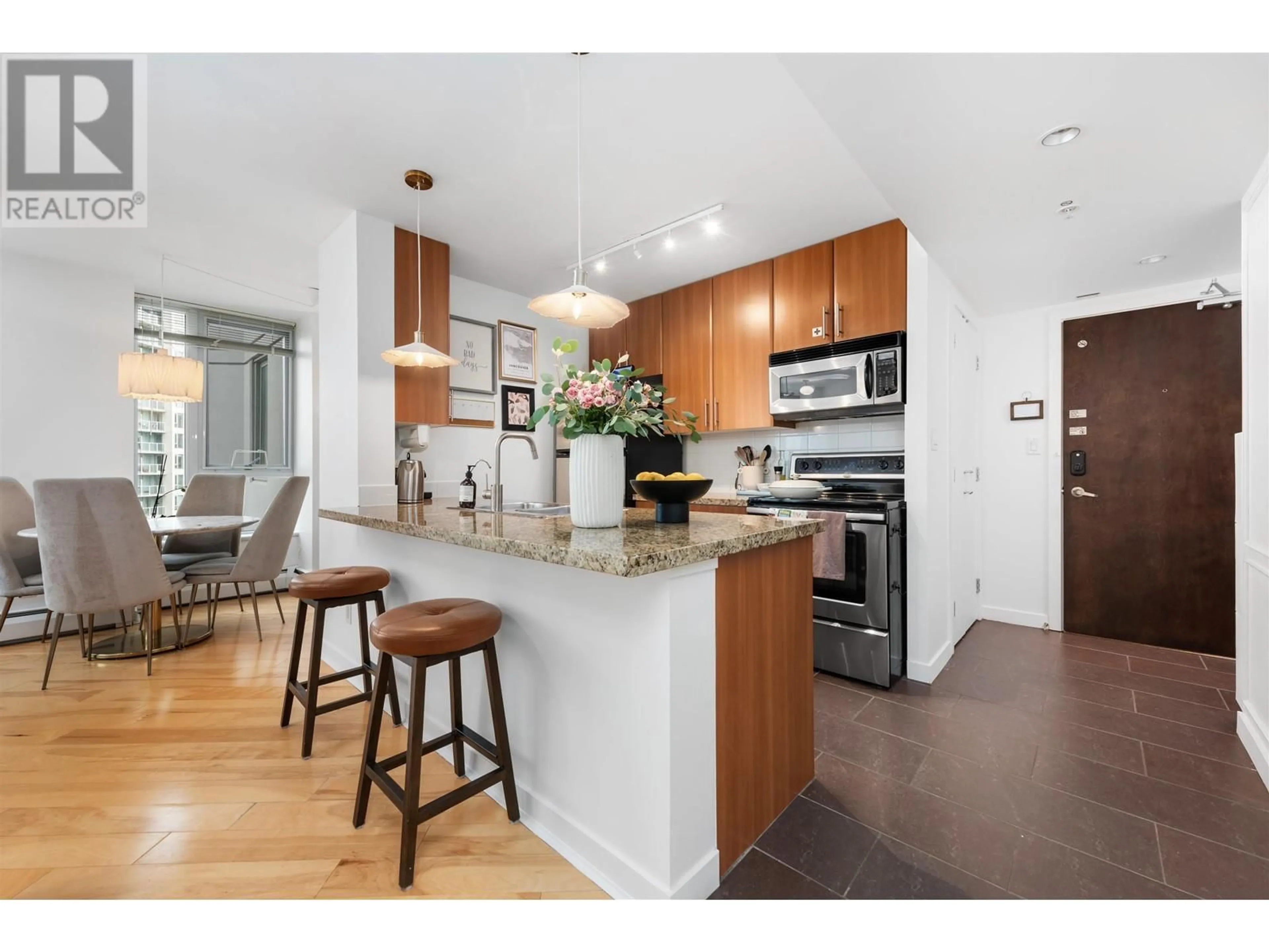 Open concept kitchen, unknown for 707 58 KEEFER PLACE, Vancouver British Columbia V6B0B8