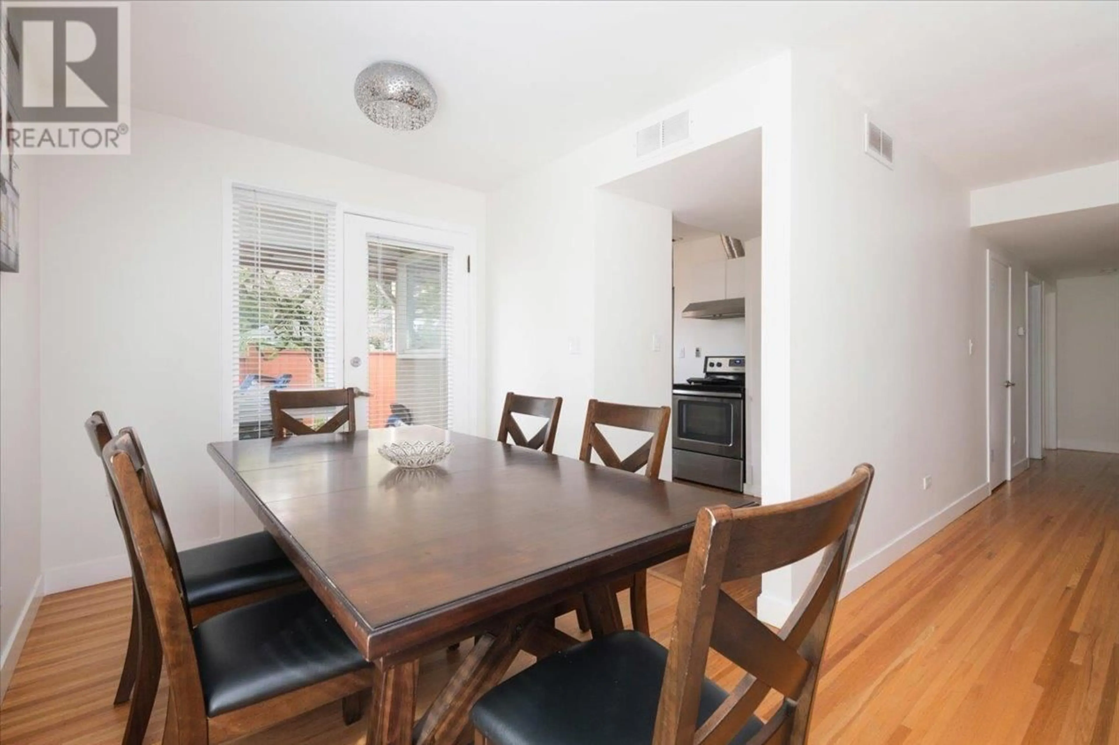 Dining room, wood/laminate floor for 3001 PAISLEY ROAD, North Vancouver British Columbia V7R1C7