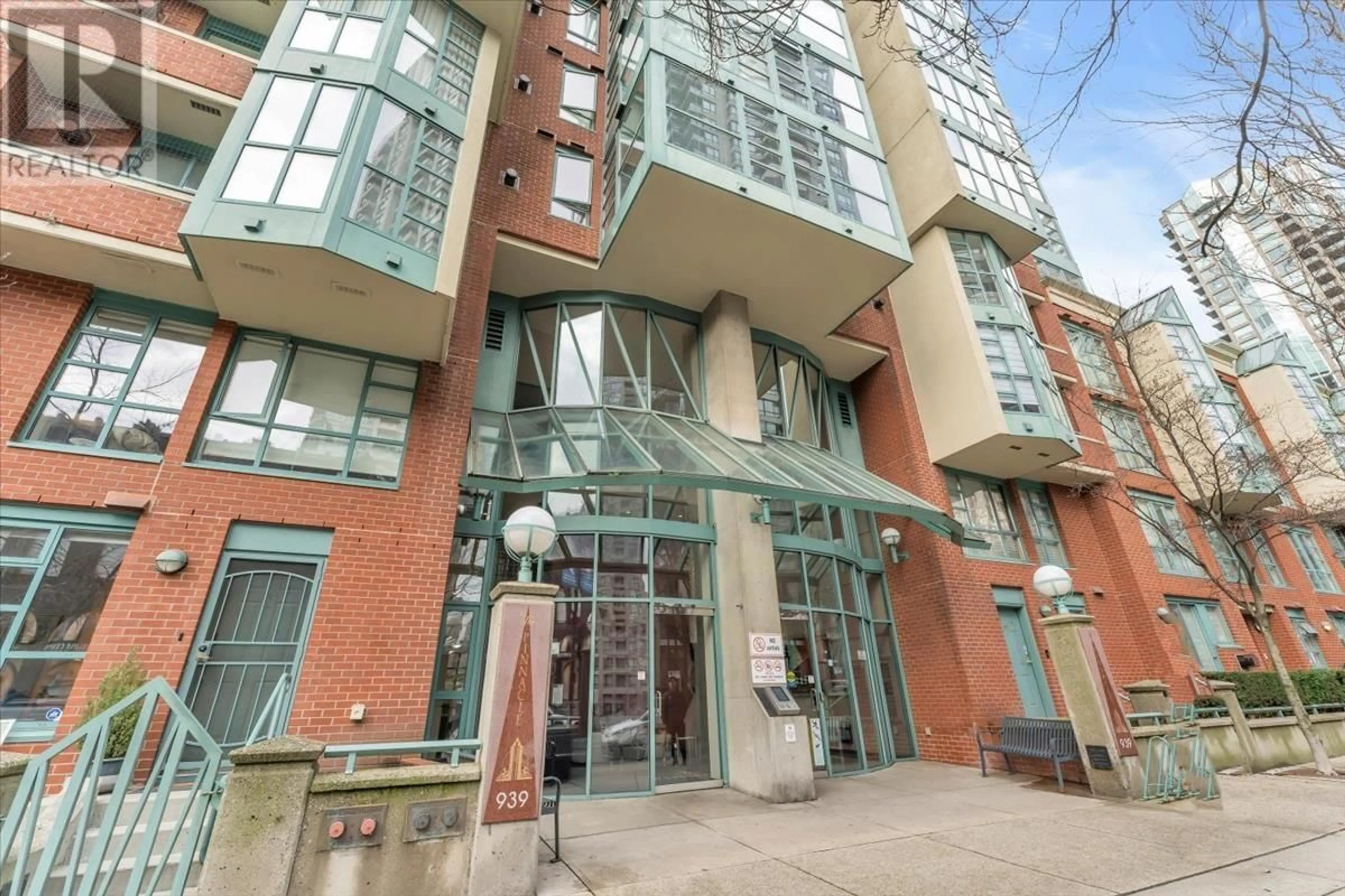 Indoor foyer for 1803 939 HOMER STREET, Vancouver British Columbia V6B2W6