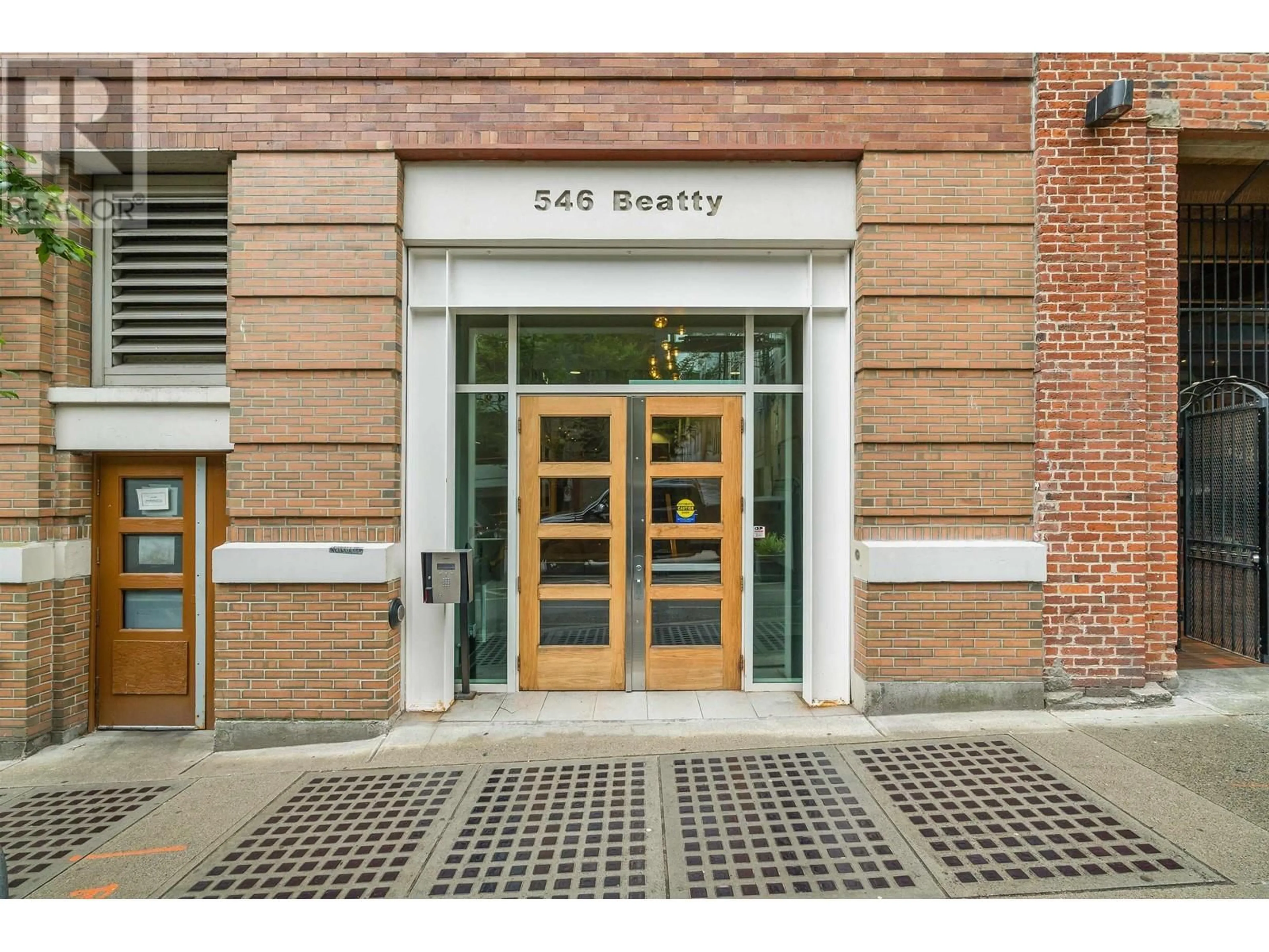 Indoor entryway for 104 546 BEATTY STREET, Vancouver British Columbia V6B2L3