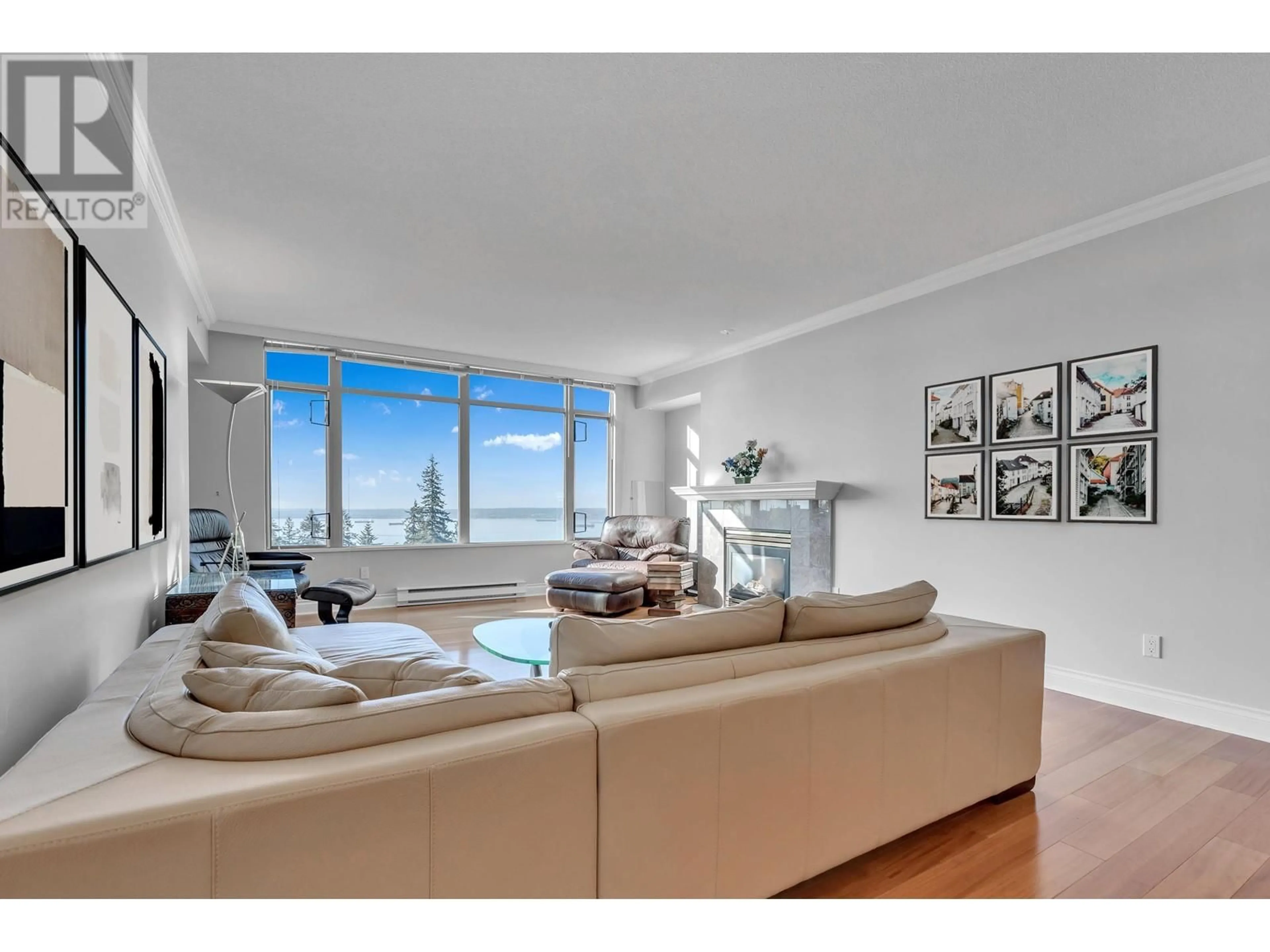 Living room with furniture, unknown for 403 - 3131 DEER RIDGE DRIVE, West Vancouver British Columbia V7S4W1