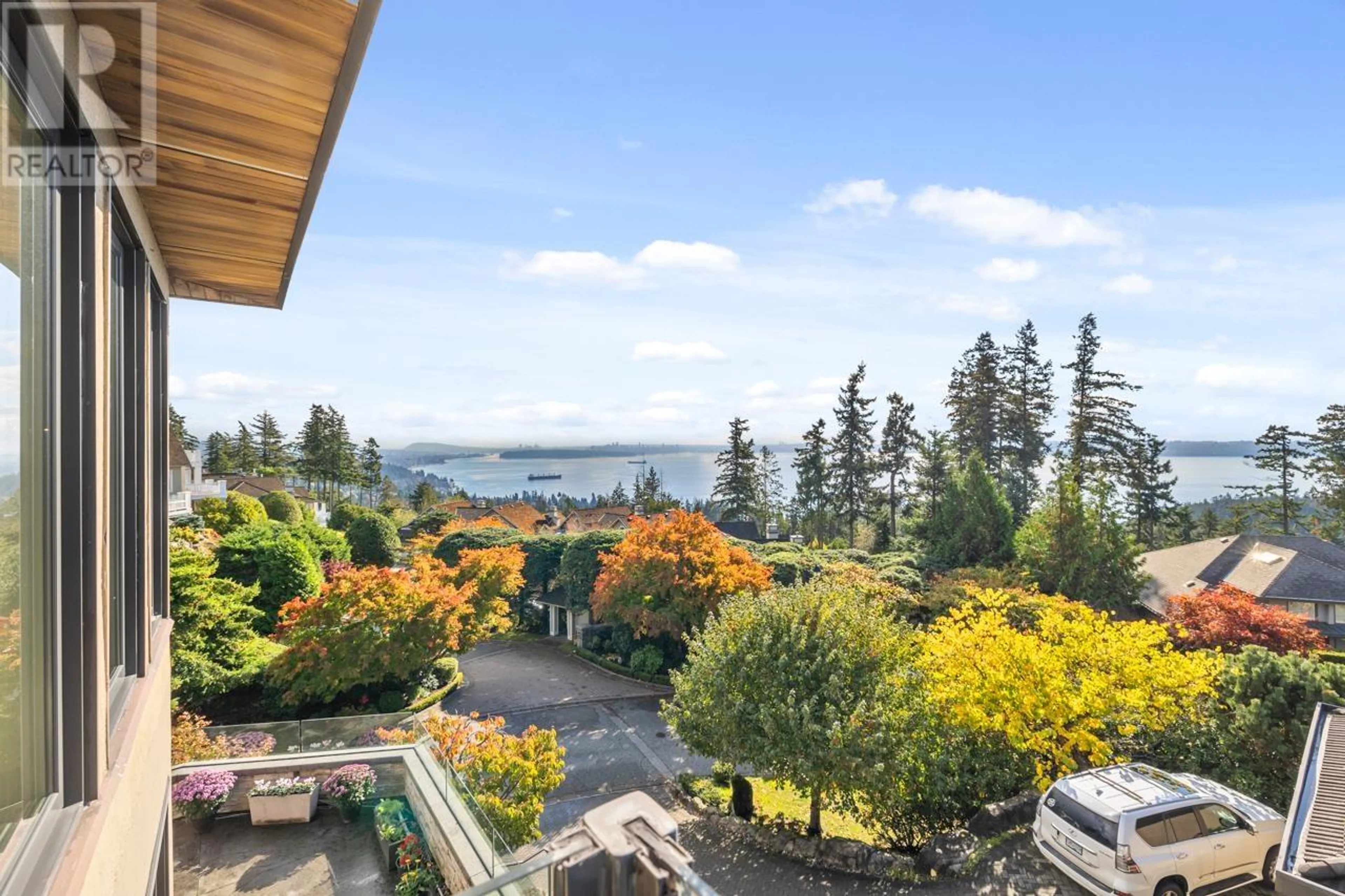 Patio, water/lake/river/ocean view for 5401 WEST VISTA COURT, West Vancouver British Columbia V7W3G8