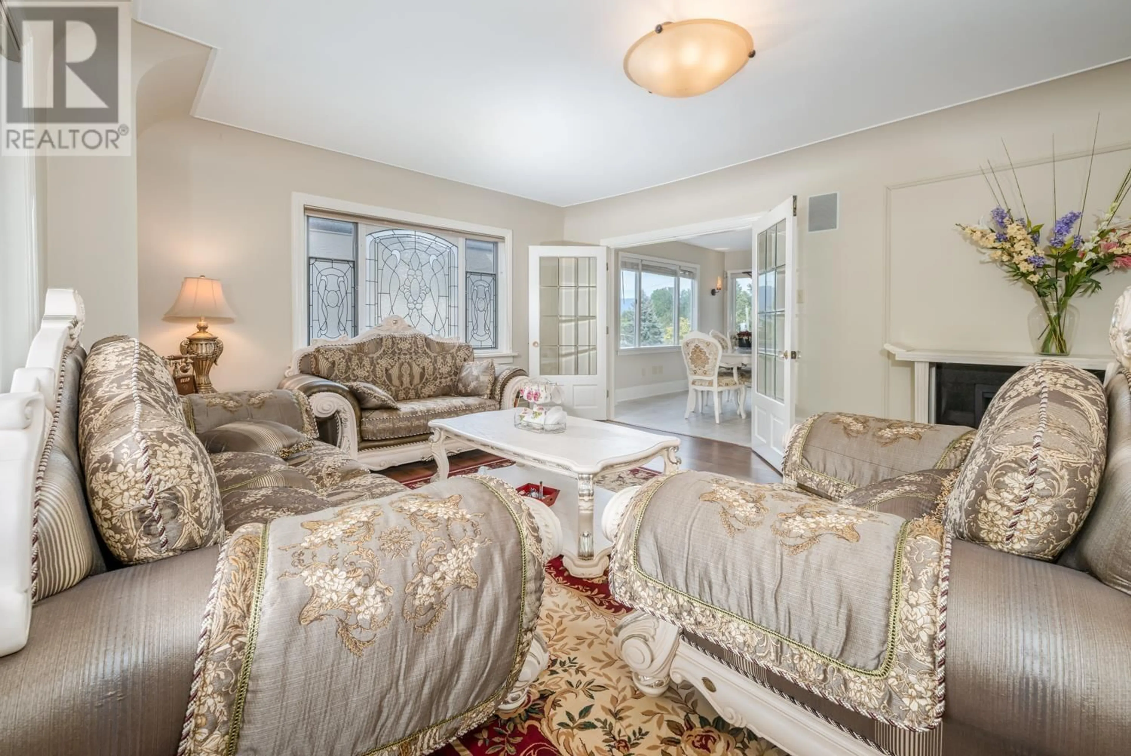 Living room with furniture, carpet floor for 4389 LOCARNO CRESCENT, Vancouver British Columbia V6R1G2