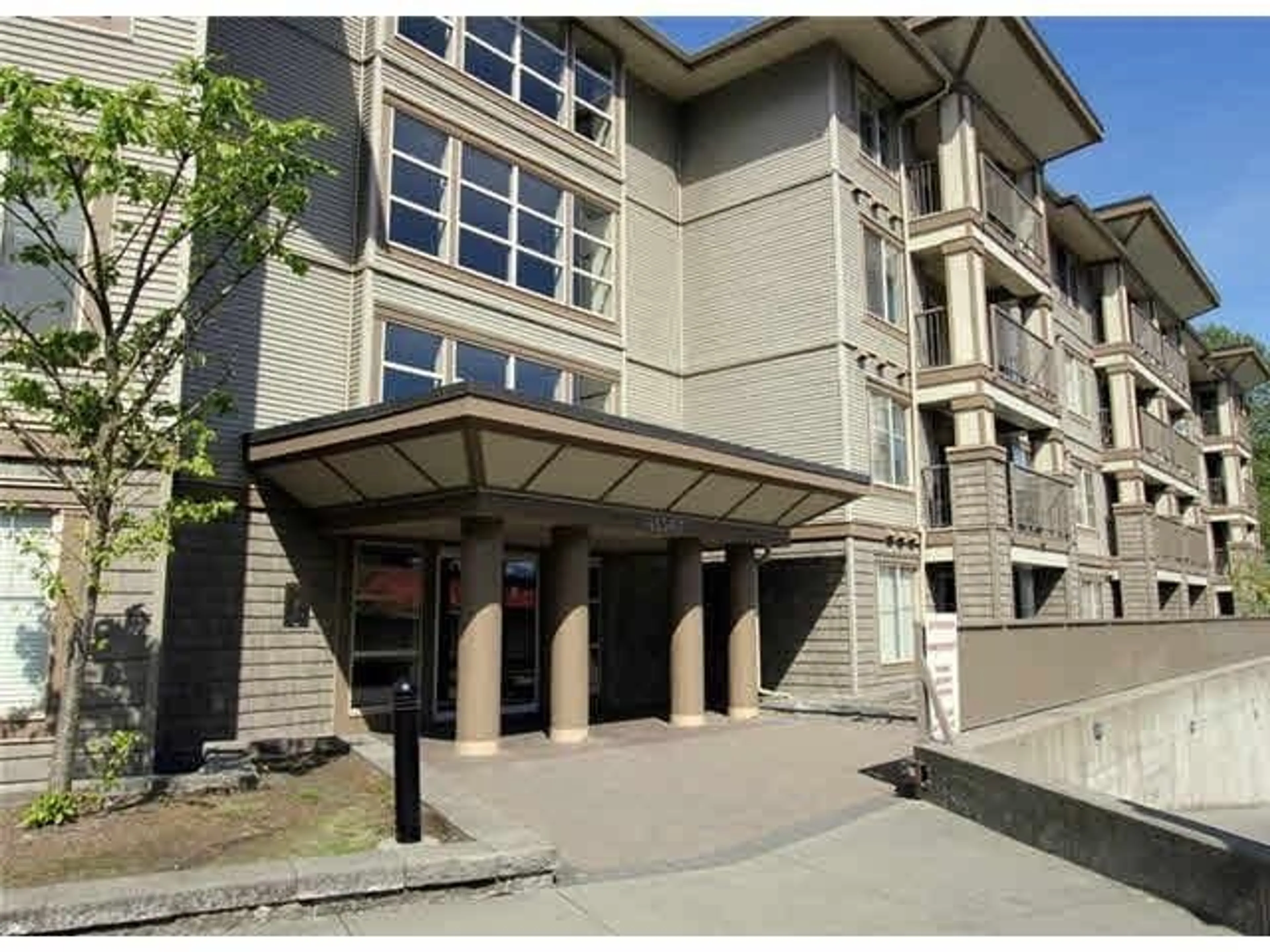 Indoor foyer for 402 45567 YALE ROAD|Chilliwack Proper So, Chilliwack British Columbia V2P0B2