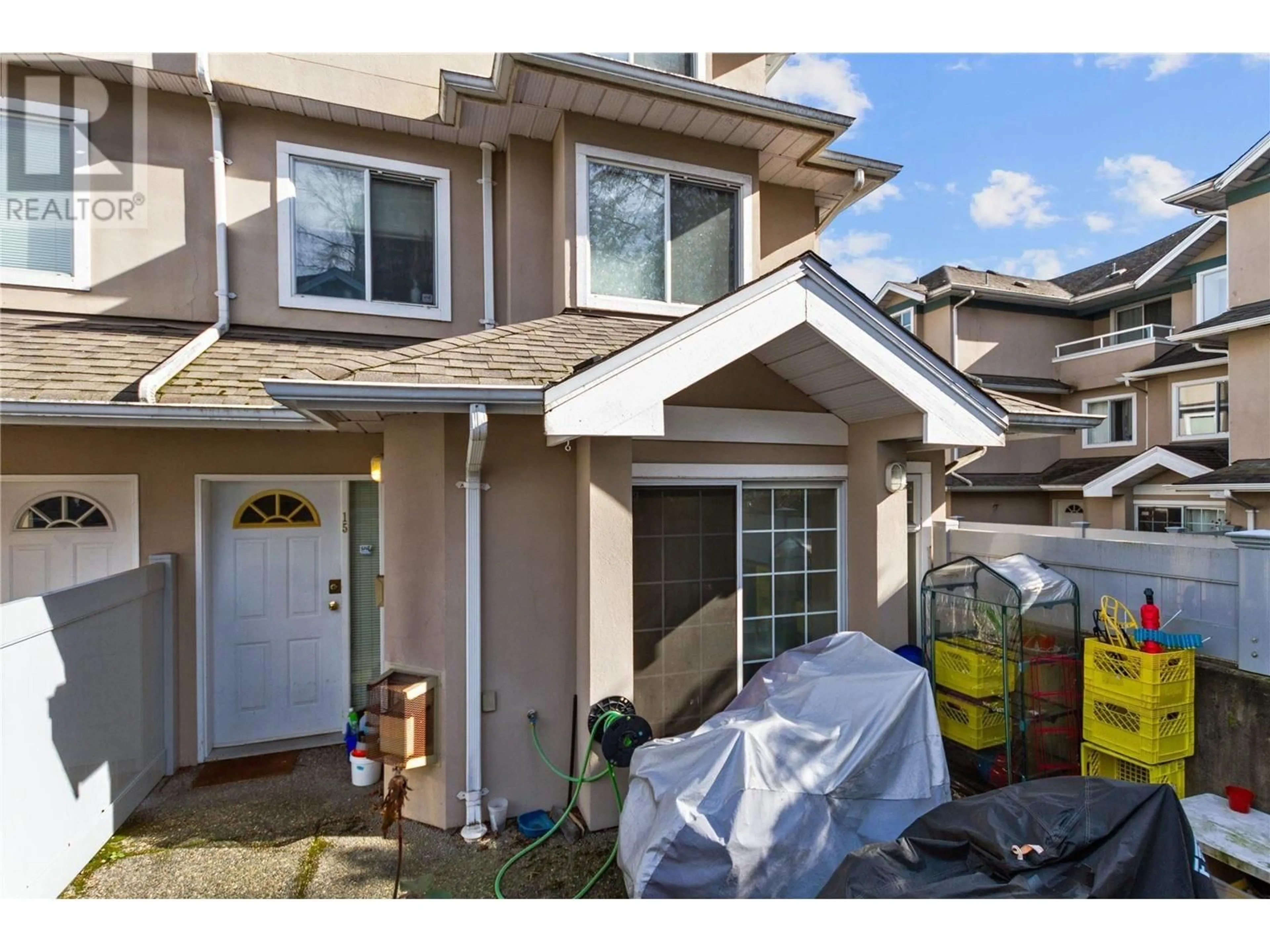 Home with vinyl exterior material, street for 15 - 7128 18TH AVENUE, Burnaby British Columbia V3N1H1