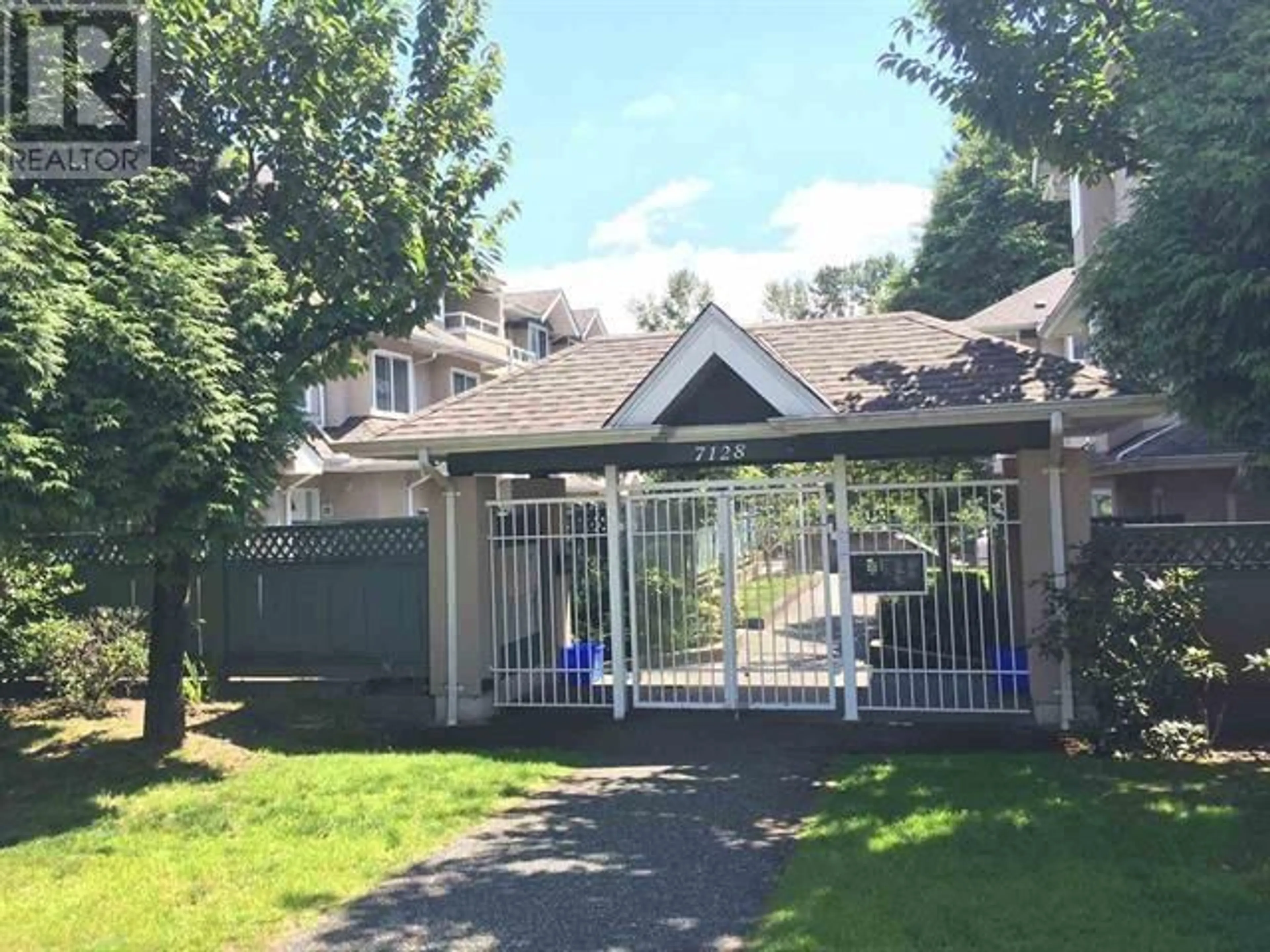 A pic from outside/outdoor area/front of a property/back of a property/a pic from drone, street for 15 7128 18TH AVENUE, Burnaby British Columbia V3N1H1