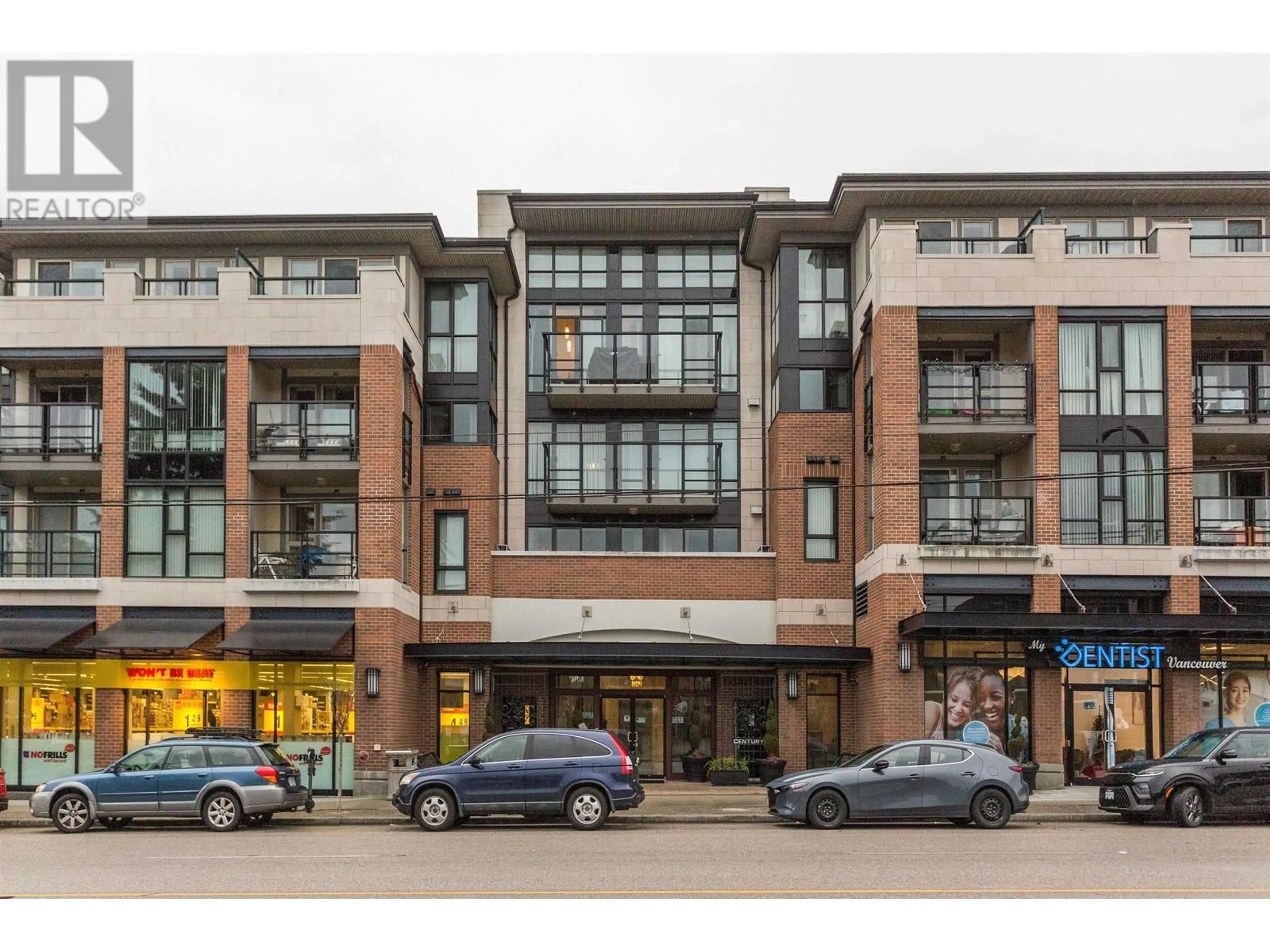 Indoor foyer for 226 4550 FRASER STREET, Vancouver British Columbia V5V4G8