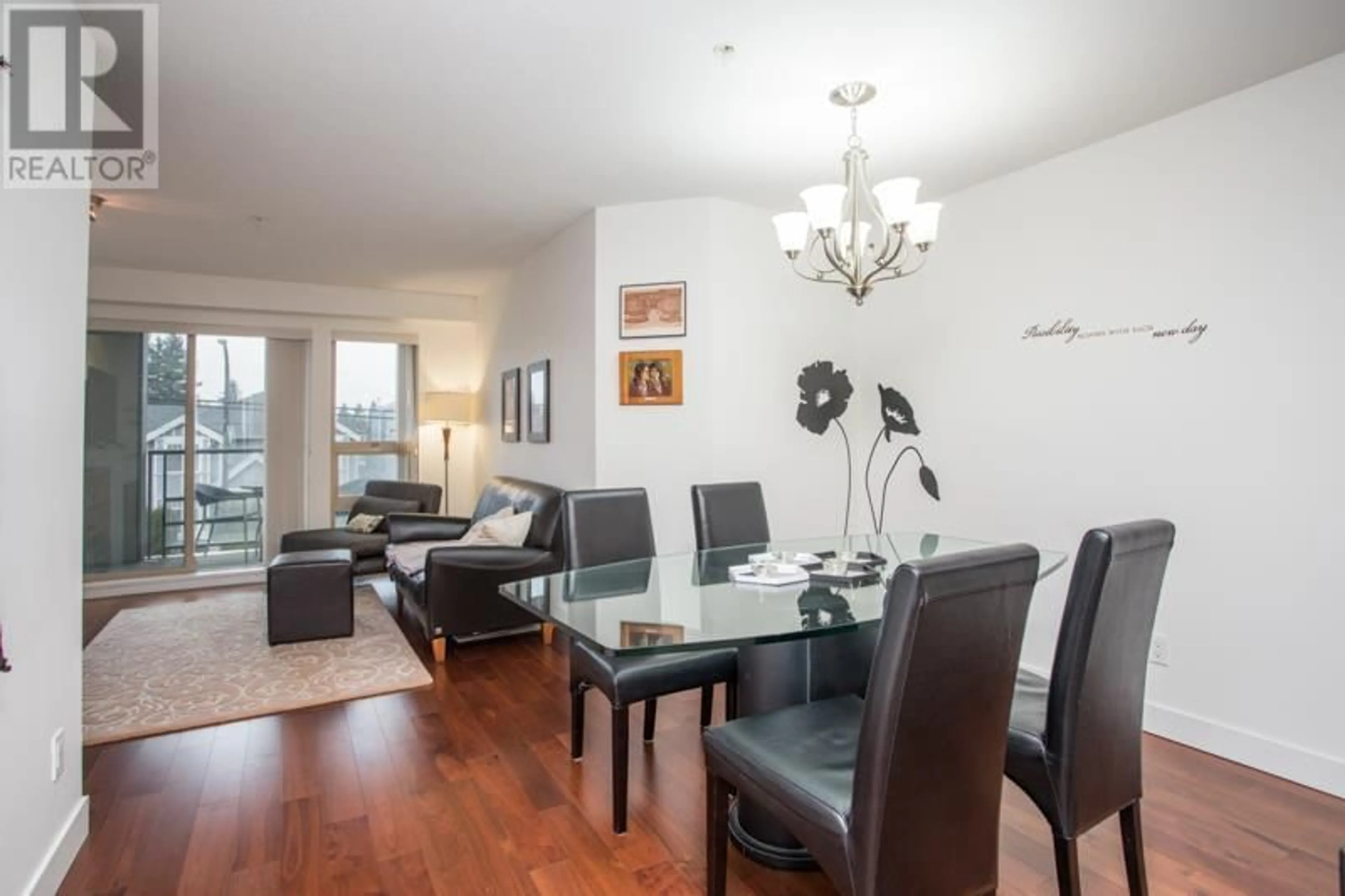 Dining room, wood/laminate floor for 226 4550 FRASER STREET, Vancouver British Columbia V5V4G8