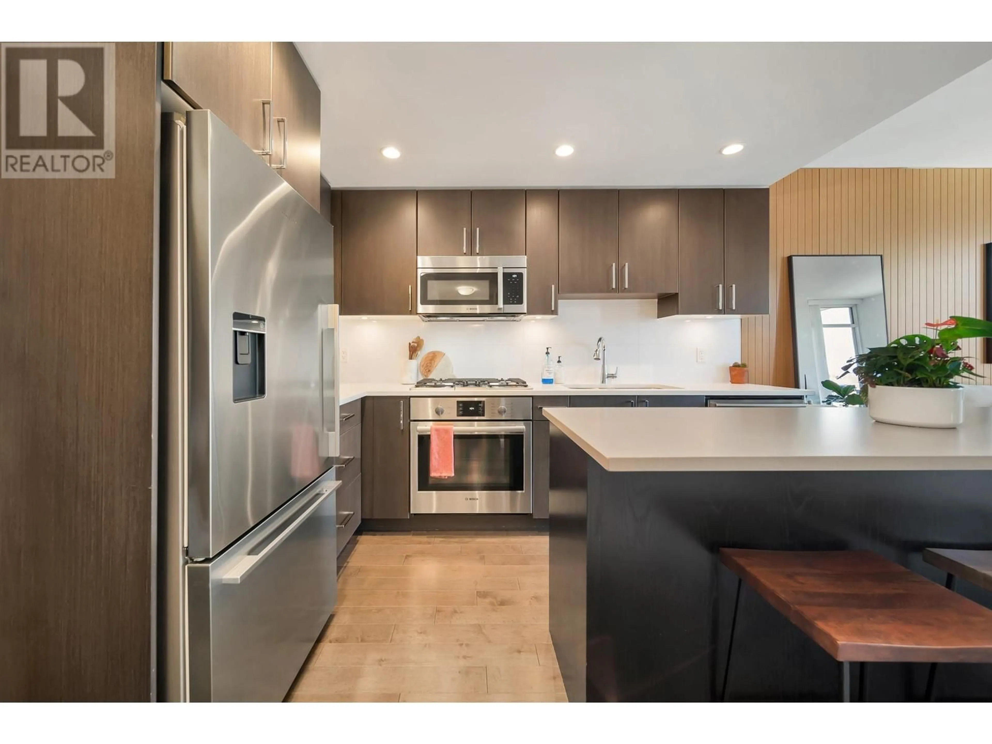 Contemporary kitchen, unknown for 1104 1708 ONTARIO STREET, Vancouver British Columbia V5T0J7