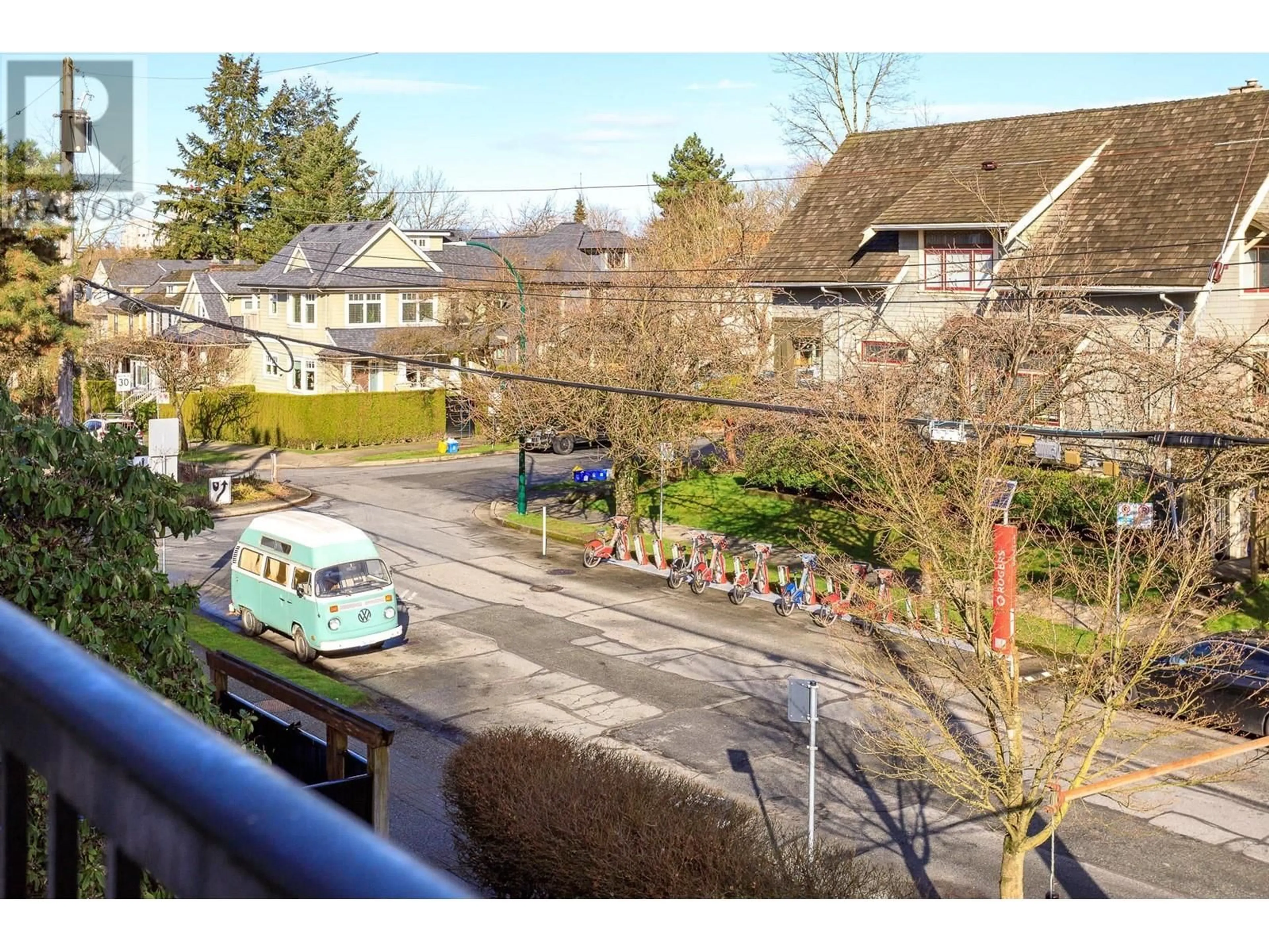 A pic from outside/outdoor area/front of a property/back of a property/a pic from drone, unknown for 317 36 E 14TH AVENUE, Vancouver British Columbia V5T4C9