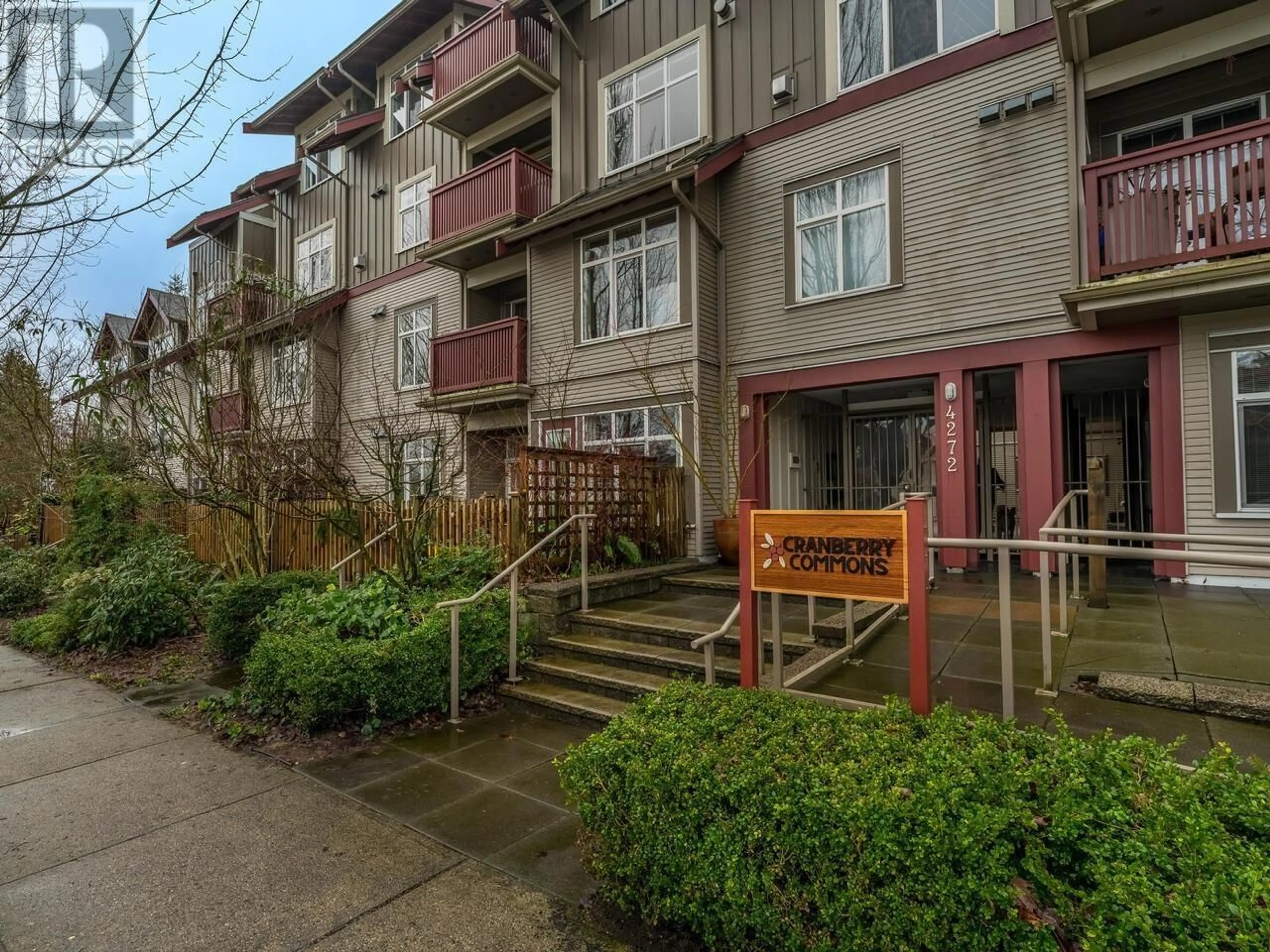 Patio, street for 108 4272 ALBERT STREET, Burnaby British Columbia V5C2E8