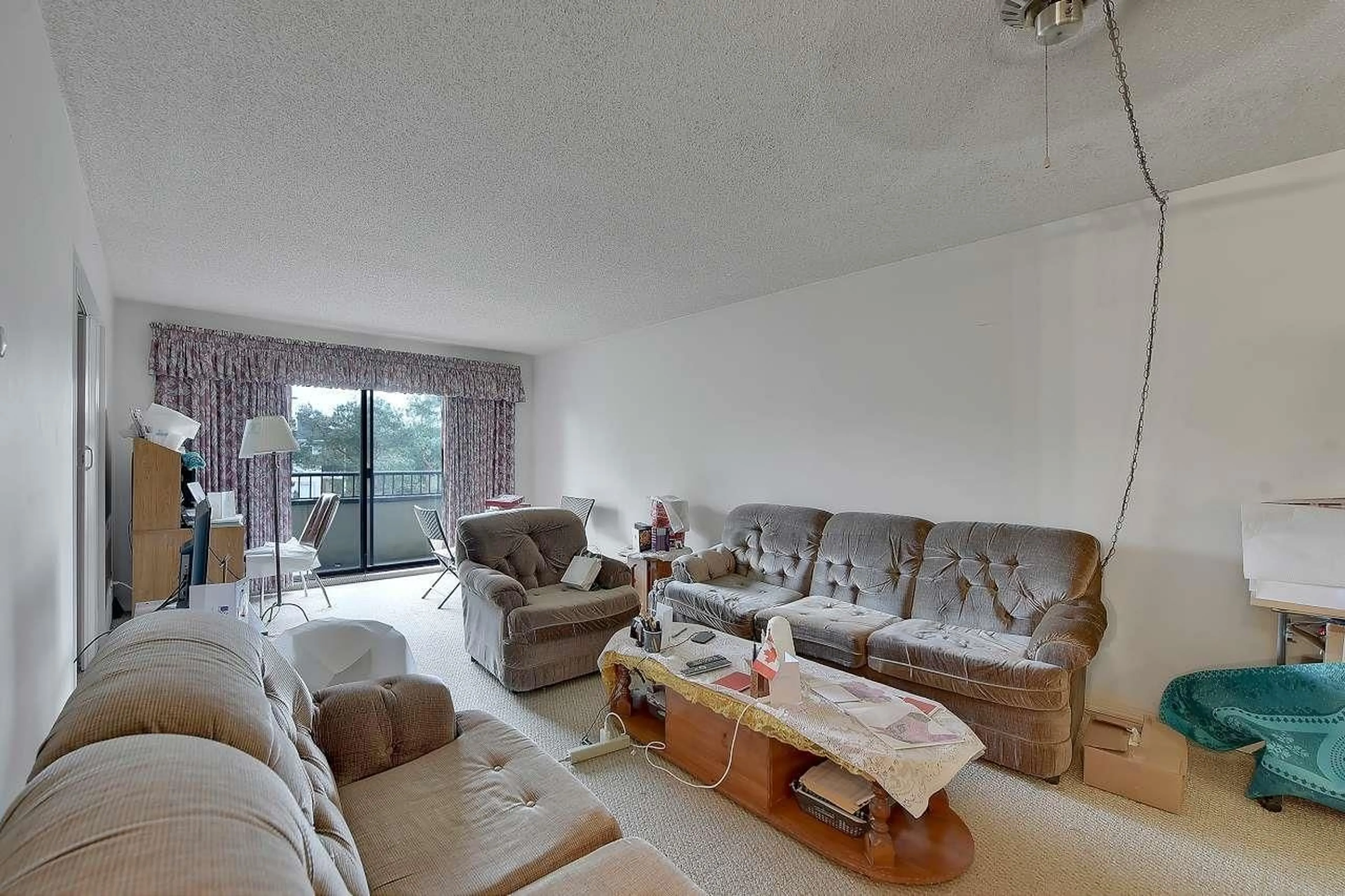Living room with furniture, unknown for 314 - 20460 54TH, Langley British Columbia V3A6N6