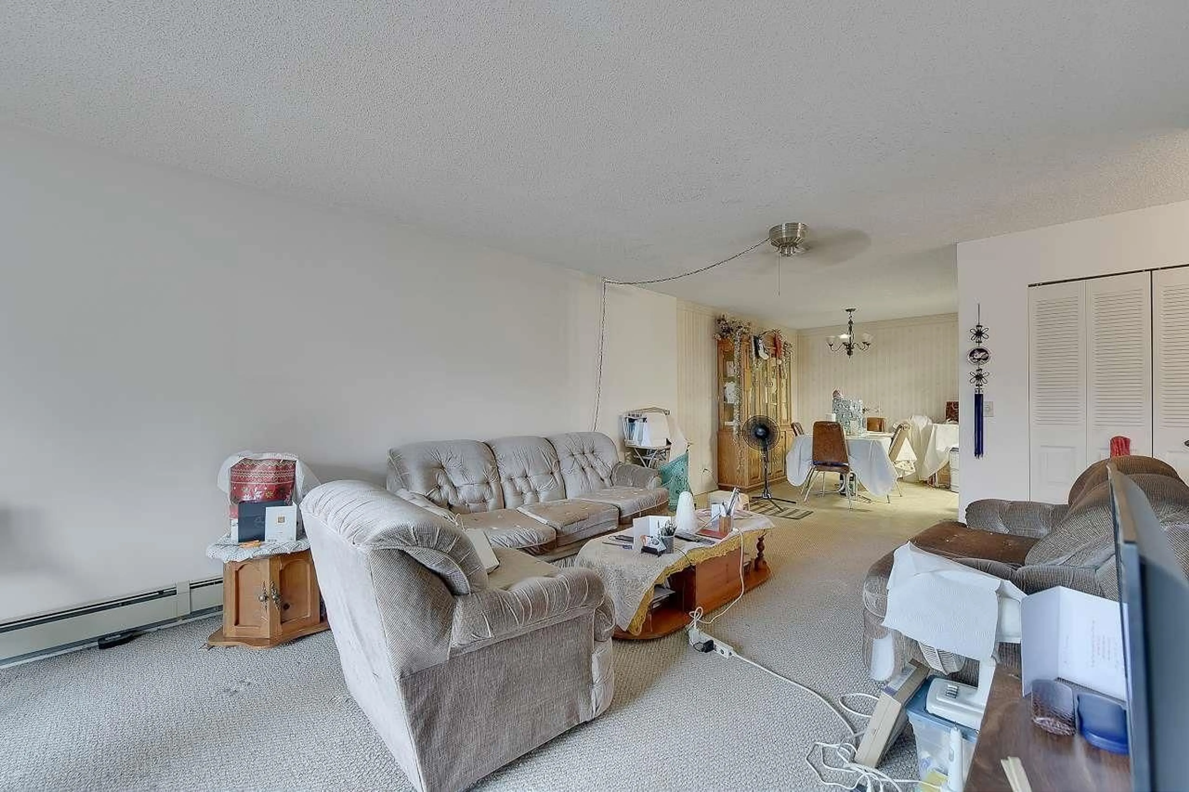 Living room with furniture, unknown for 314 - 20460 54TH, Langley British Columbia V3A6N6