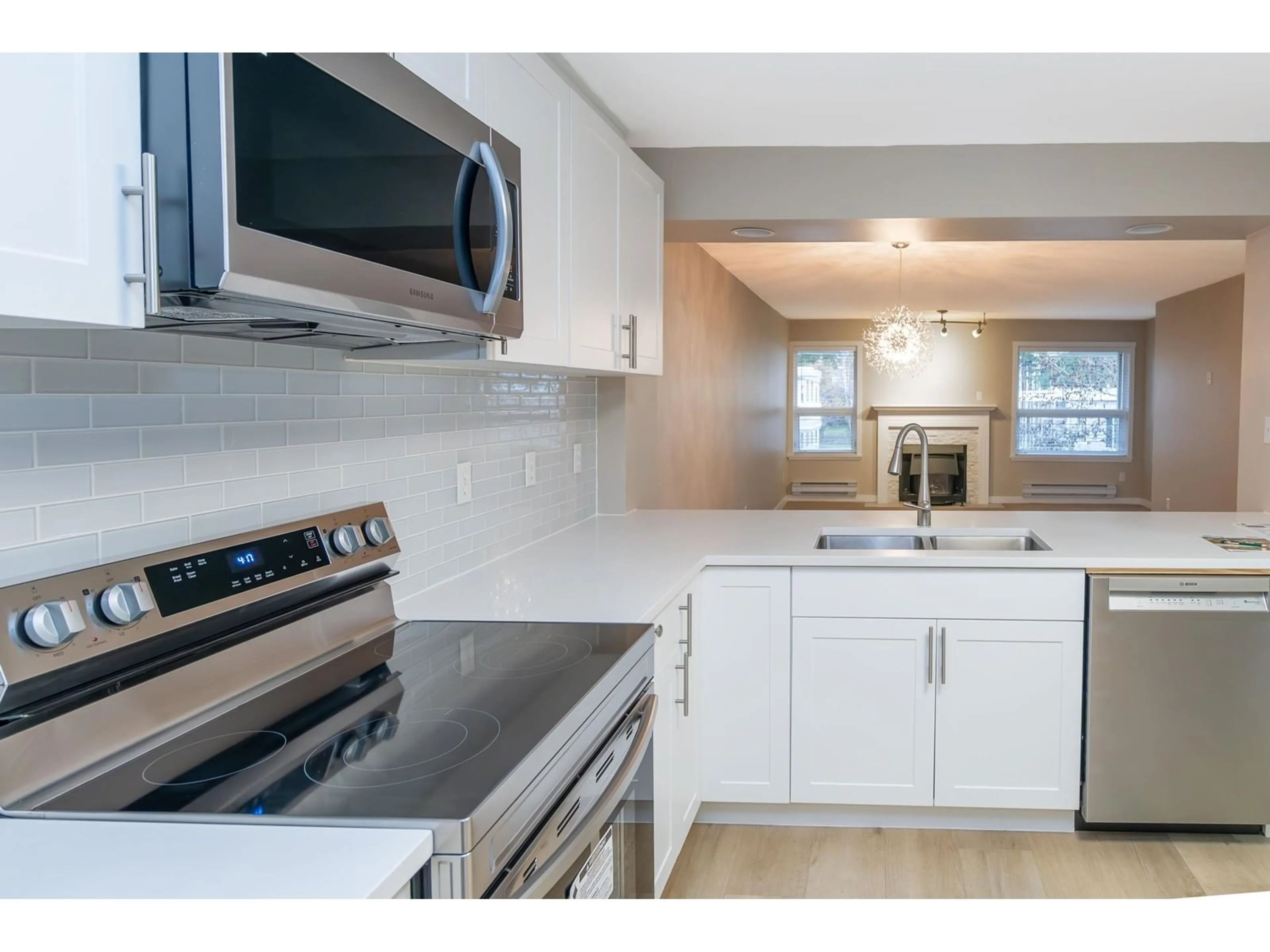 Standard kitchen, unknown for 303 - 1234 MERKLIN, White Rock British Columbia V4B4B9