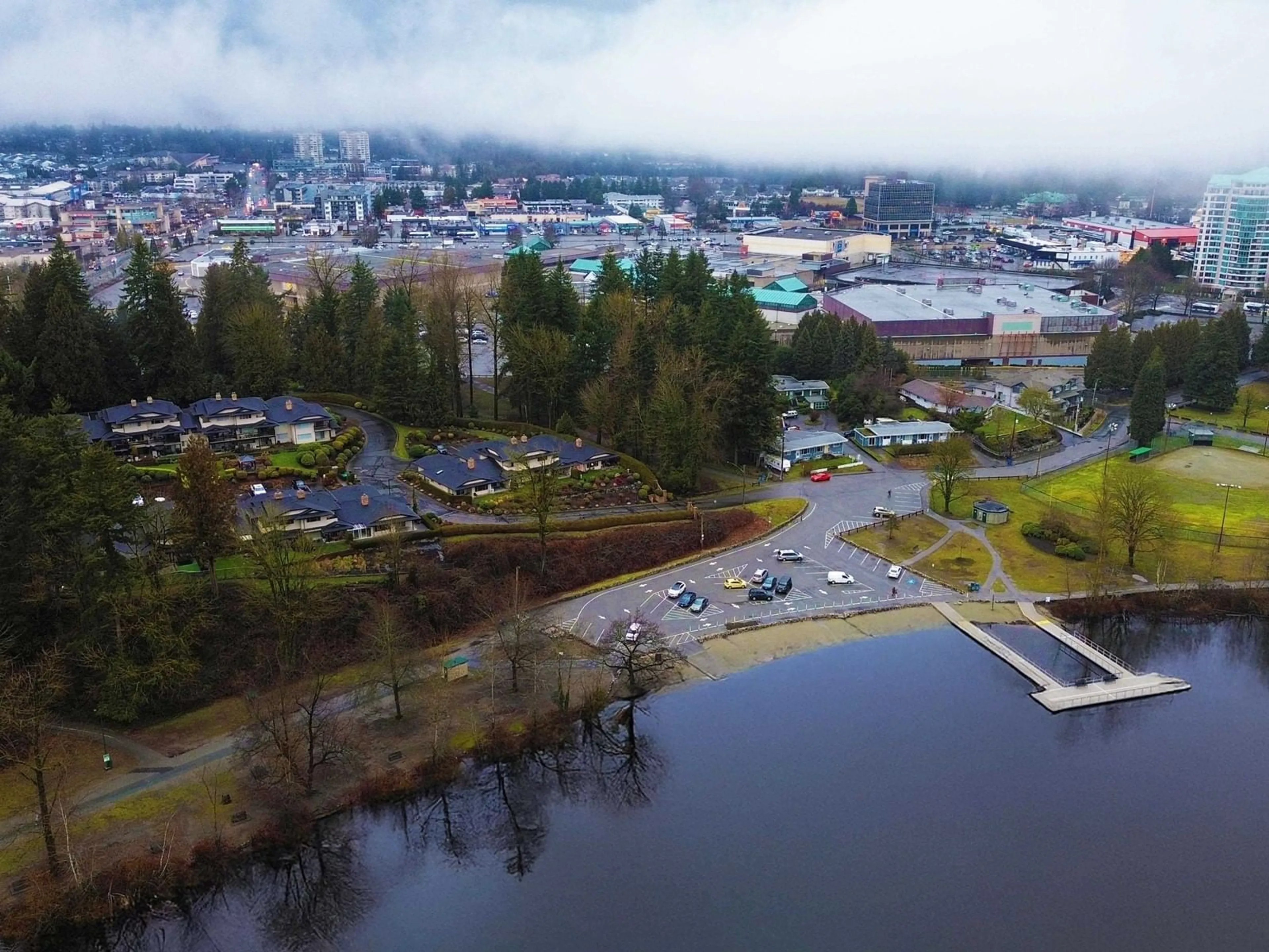 A pic from outside/outdoor area/front of a property/back of a property/a pic from drone, water/lake/river/ocean view for 4 - 32890 MILL LAKE, Abbotsford British Columbia V2S8G5
