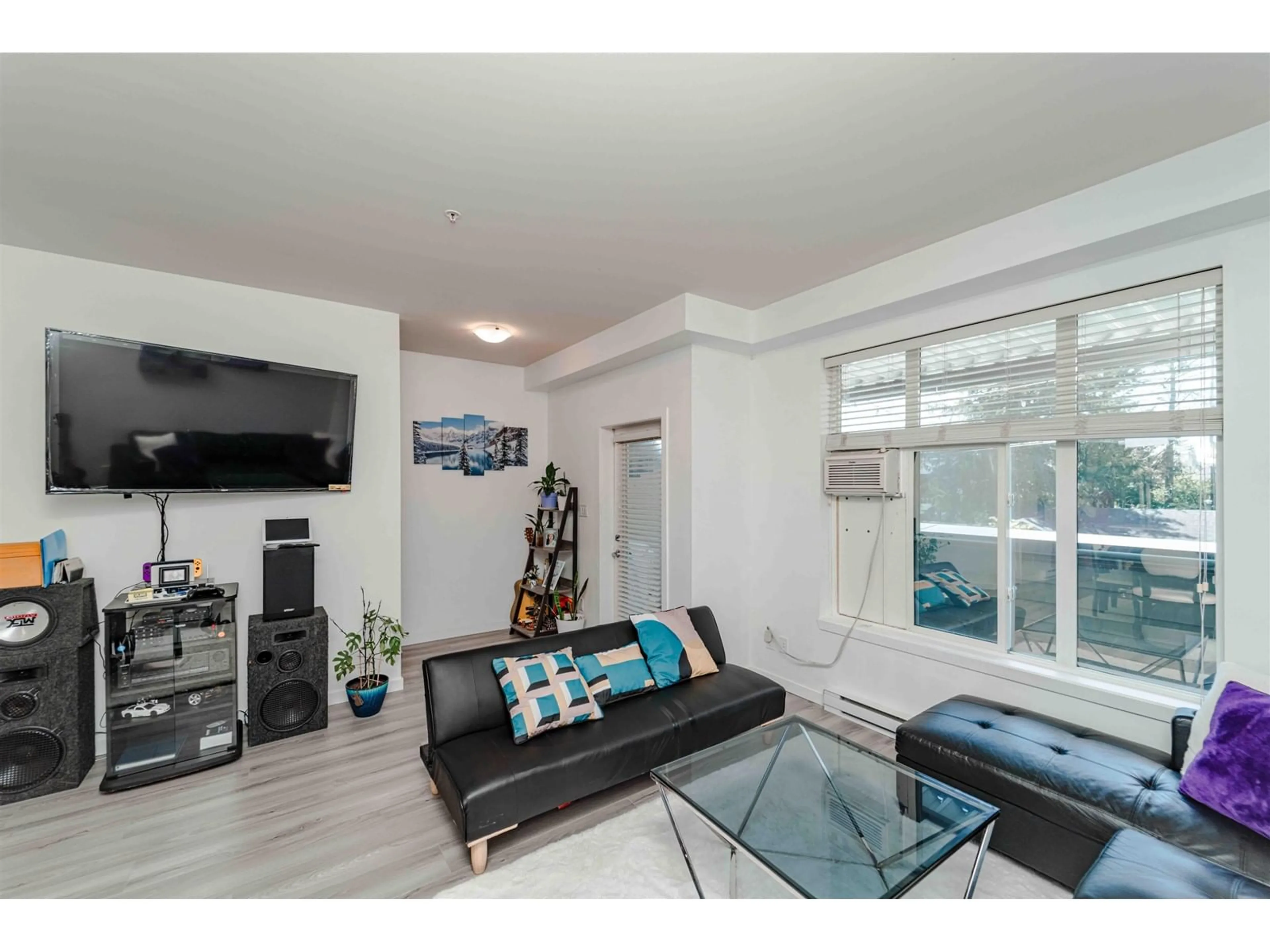 Living room with furniture, unknown for 216 - 32083 HILLCREST, Abbotsford British Columbia V2T1S3