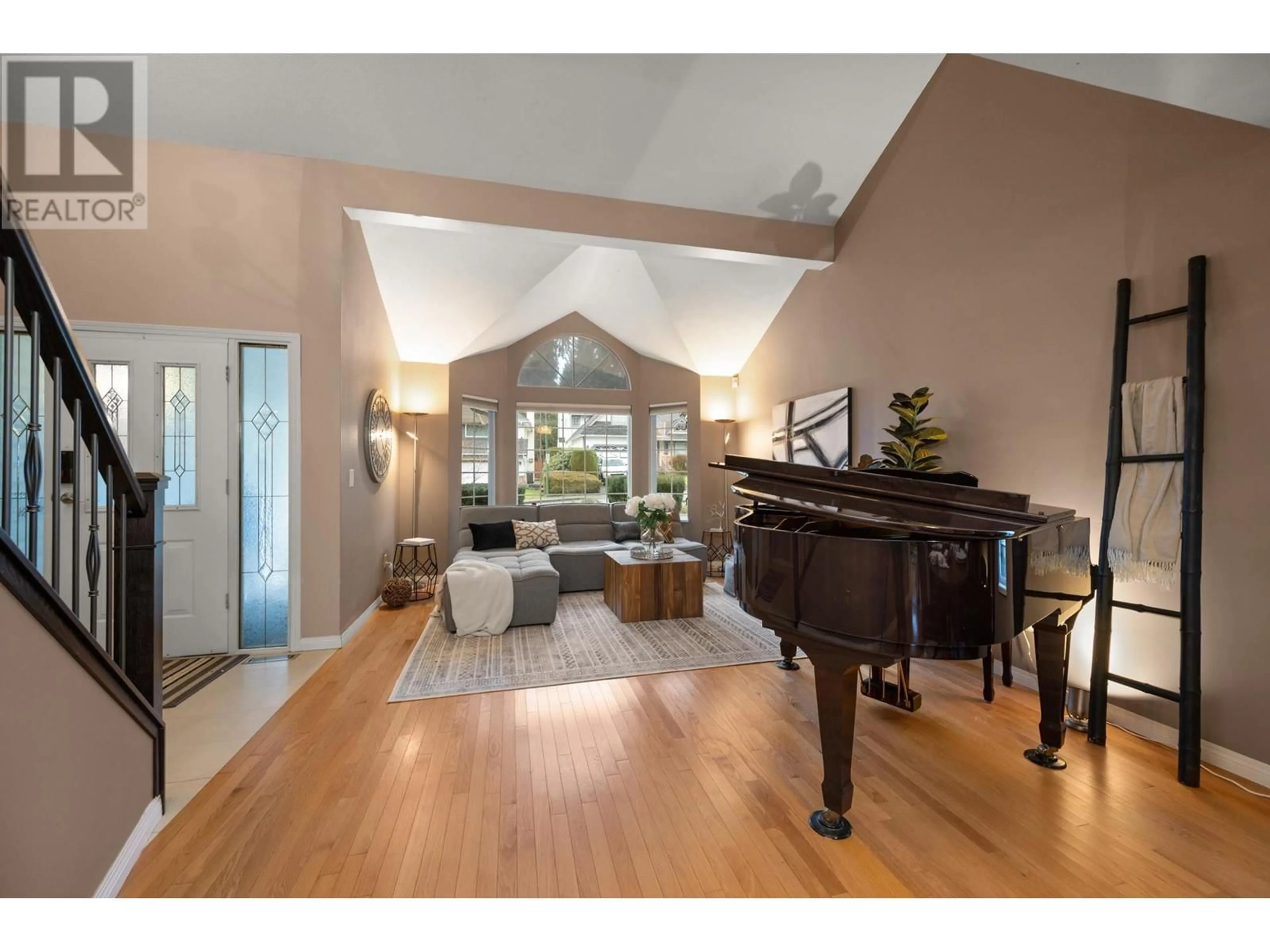 Indoor foyer for 3013 DELAHAYE DRIVE, Coquitlam British Columbia V3B6V9