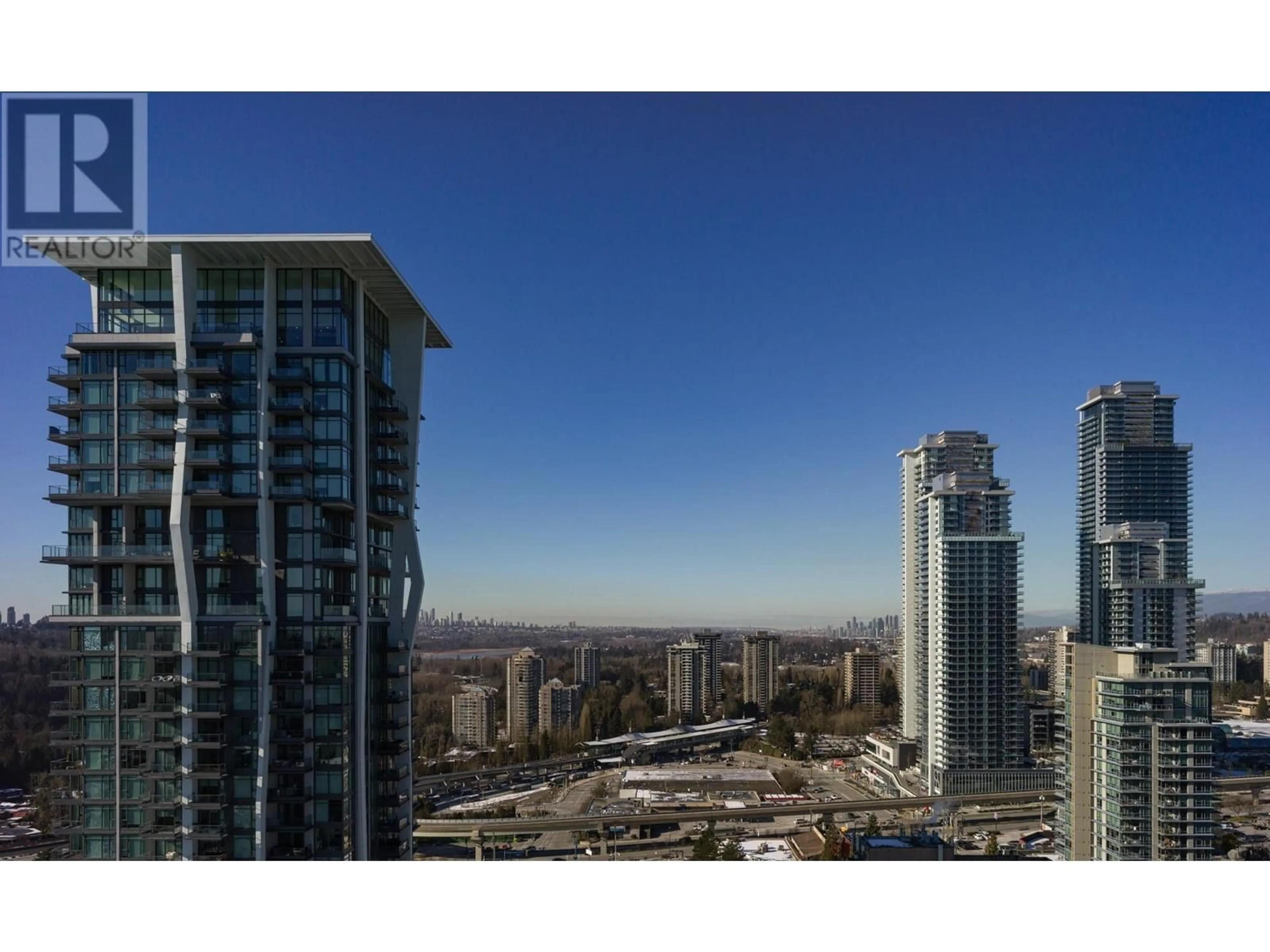 A pic from outside/outdoor area/front of a property/back of a property/a pic from drone, city buildings view from balcony for 2007 - 555 SYDNEY AVENUE, Coquitlam British Columbia V3K0G5