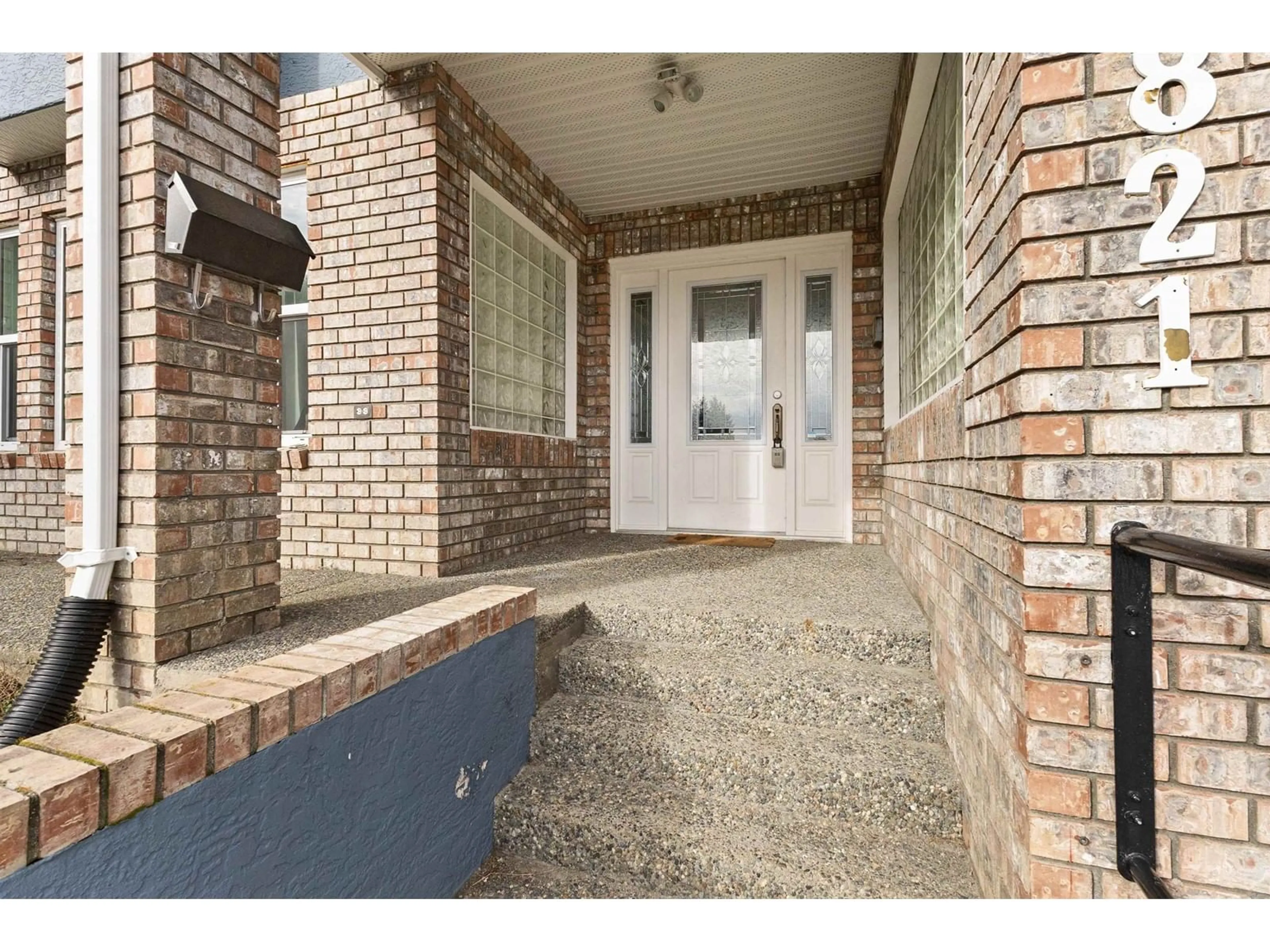 Indoor entryway for 32821 BEST AVENUE, Mission British Columbia V2V2S7