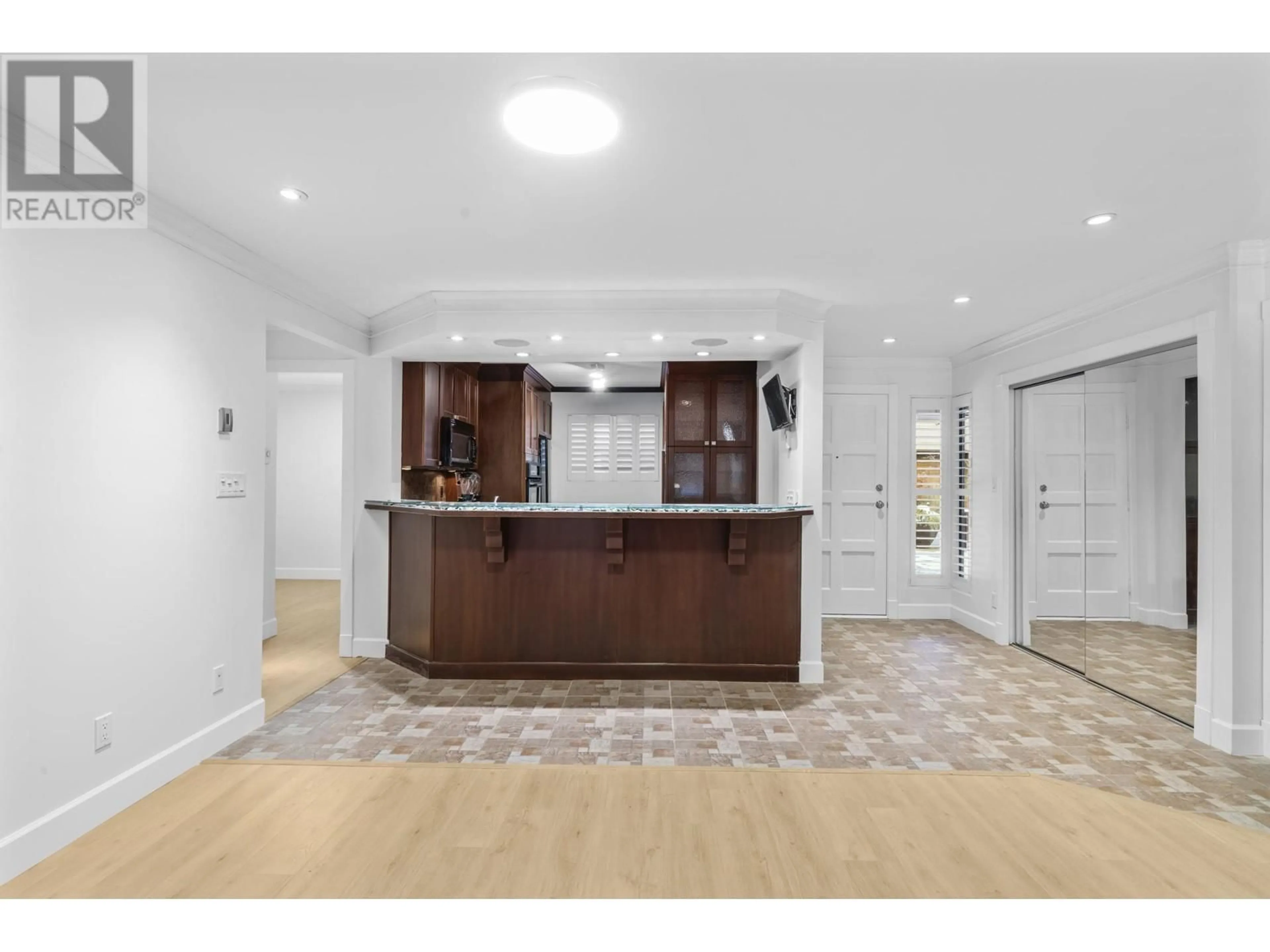Unknown for 214 - 333 WETHERSFIELD DRIVE, Vancouver British Columbia V5X4M9