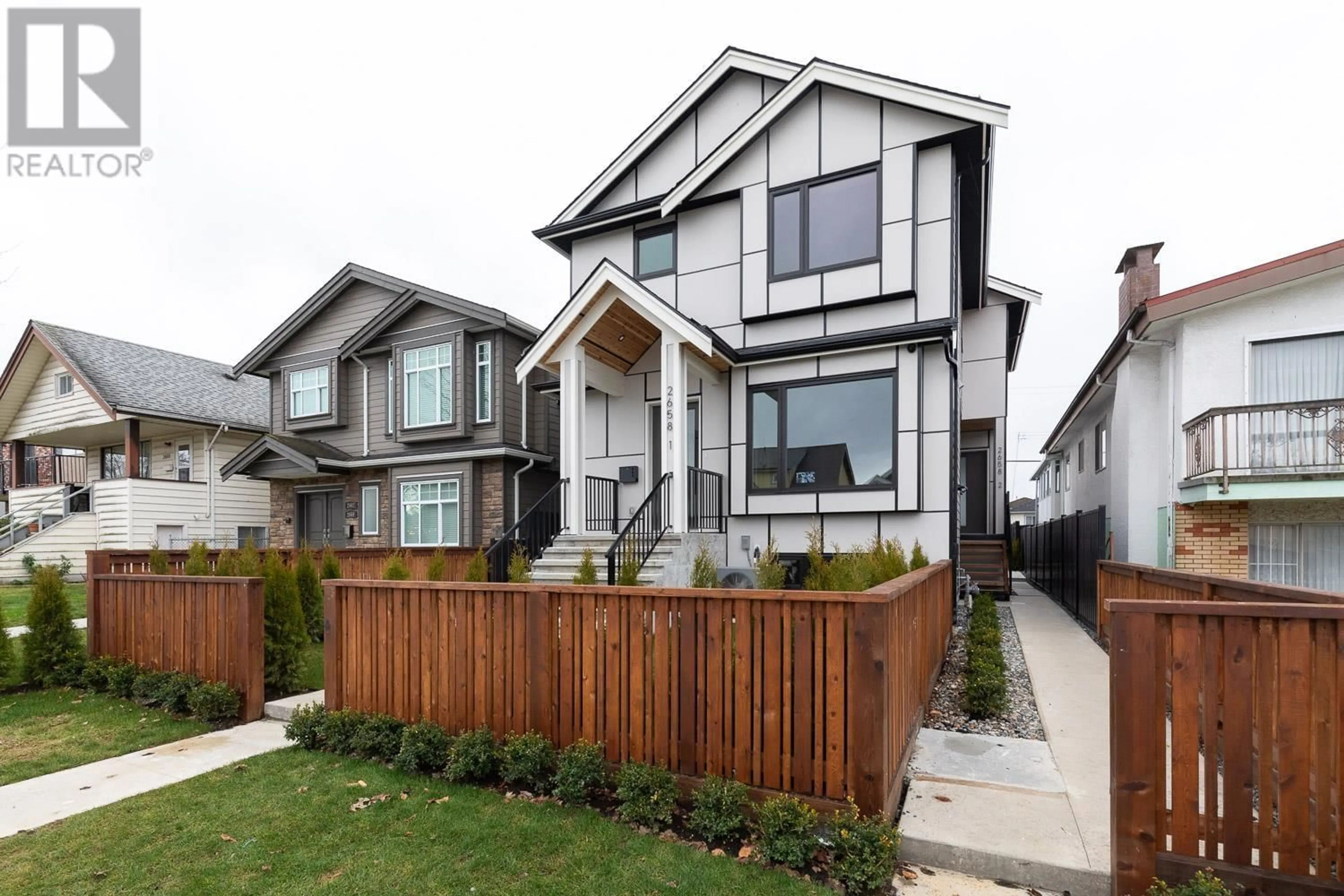 Open concept kitchen, unknown for 2 - 2658 DUNDAS STREET, Vancouver British Columbia V5K1P9