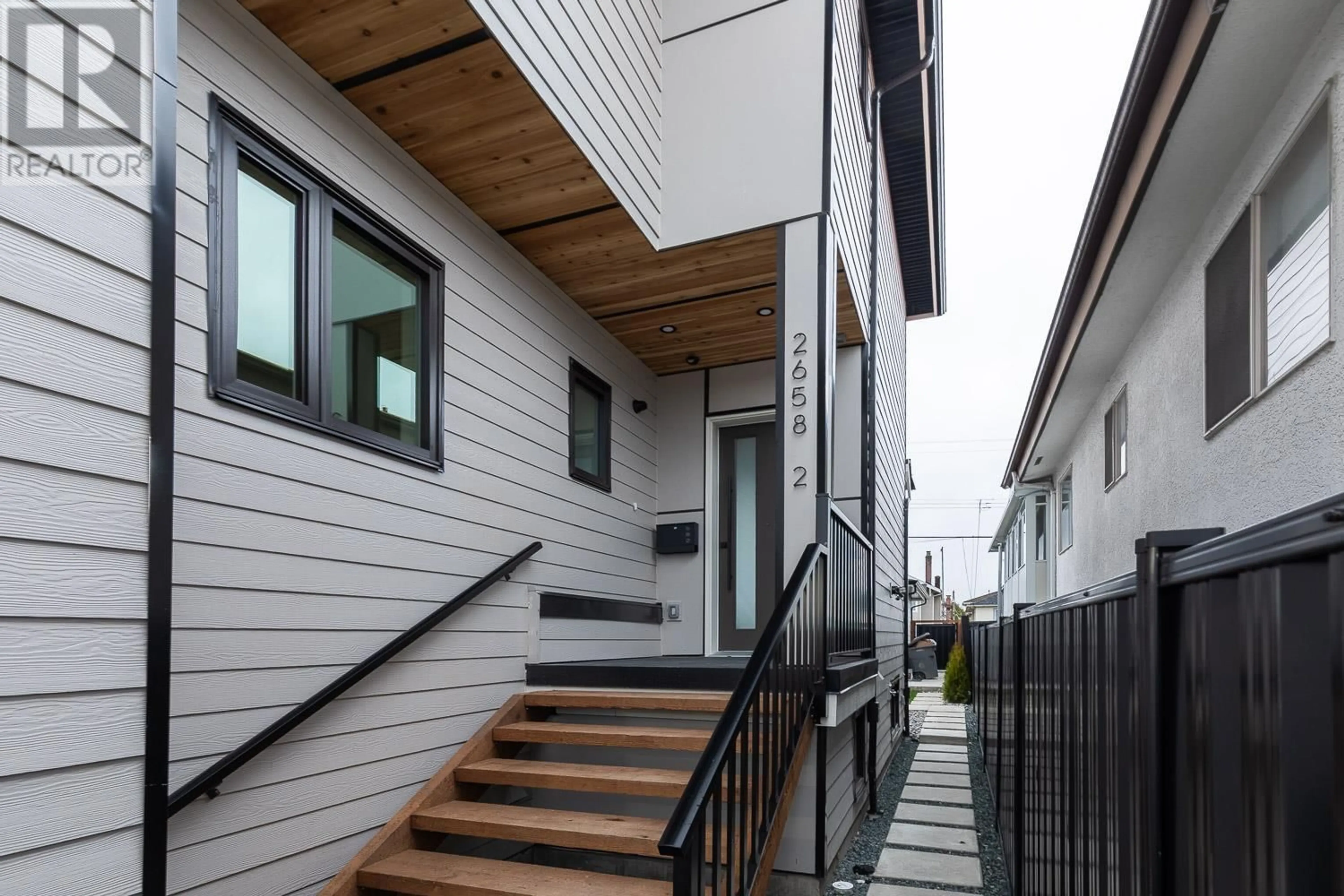 Open concept kitchen, unknown for 2 - 2658 DUNDAS STREET, Vancouver British Columbia V5K1P9