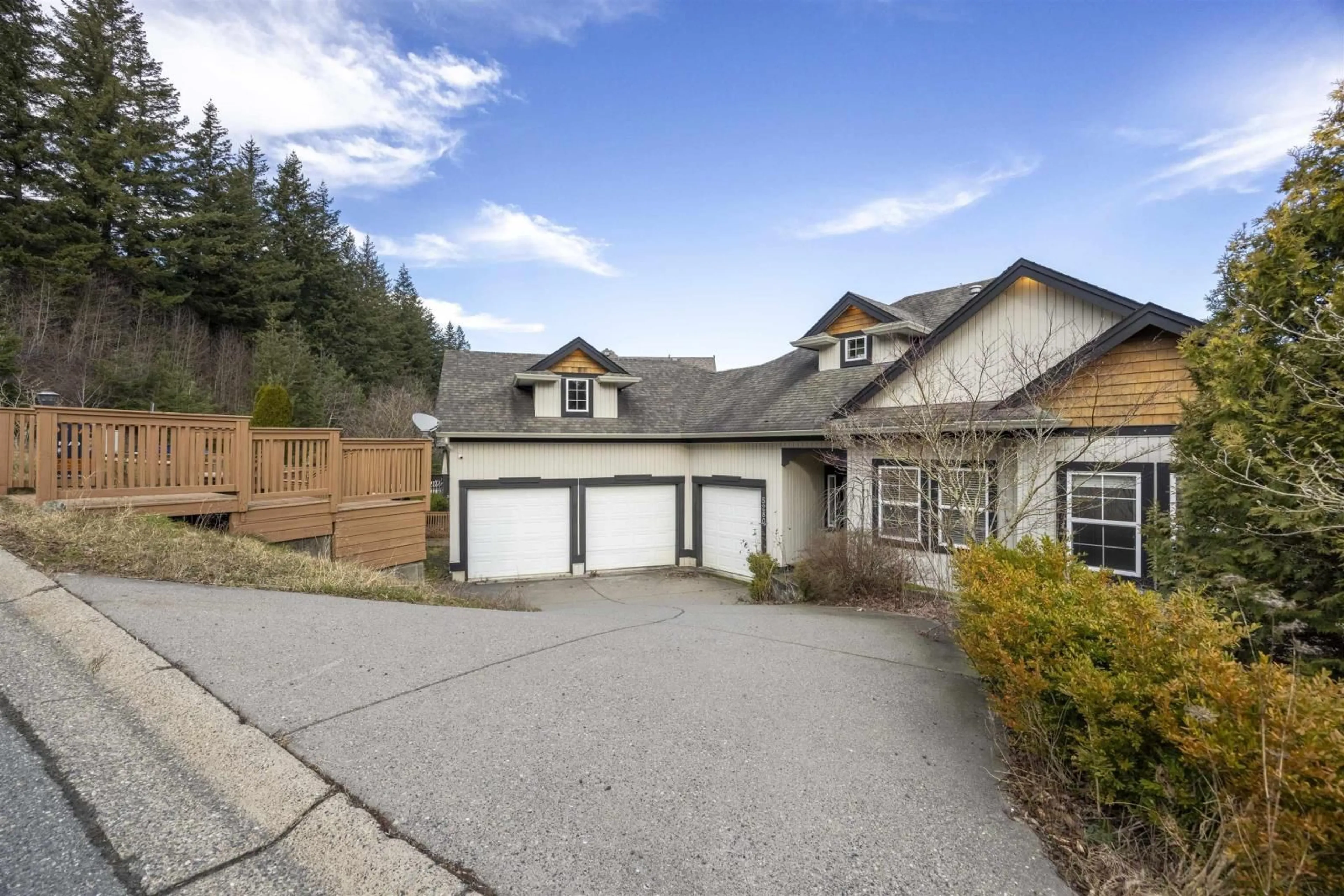 A pic from outside/outdoor area/front of a property/back of a property/a pic from drone, street for 5280 WEEDEN PLACE|Promontory, Chilliwack British Columbia V2R5T9