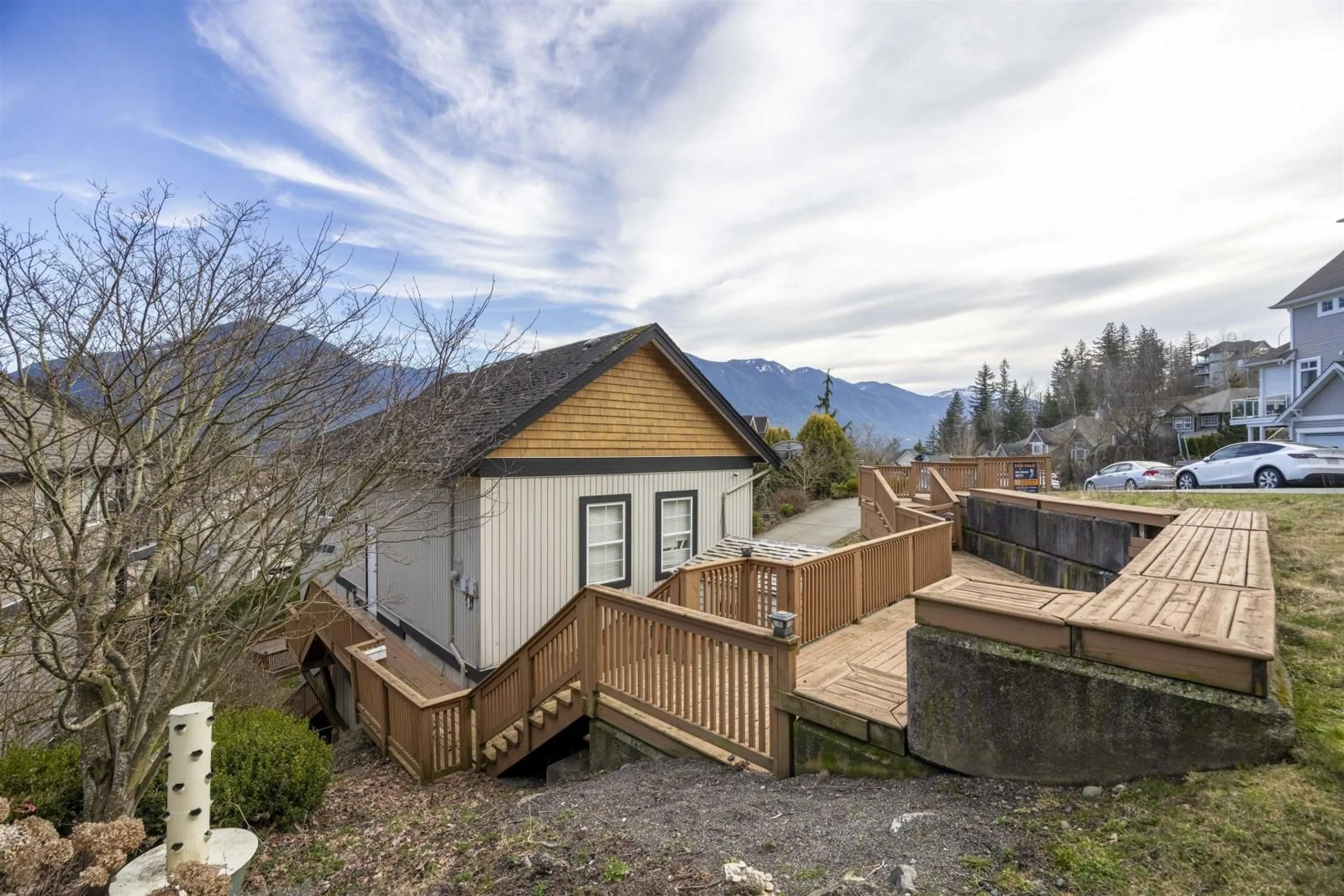 A pic from outside/outdoor area/front of a property/back of a property/a pic from drone, mountain view for 5280 WEEDEN PLACE|Promontory, Chilliwack British Columbia V2R5T9