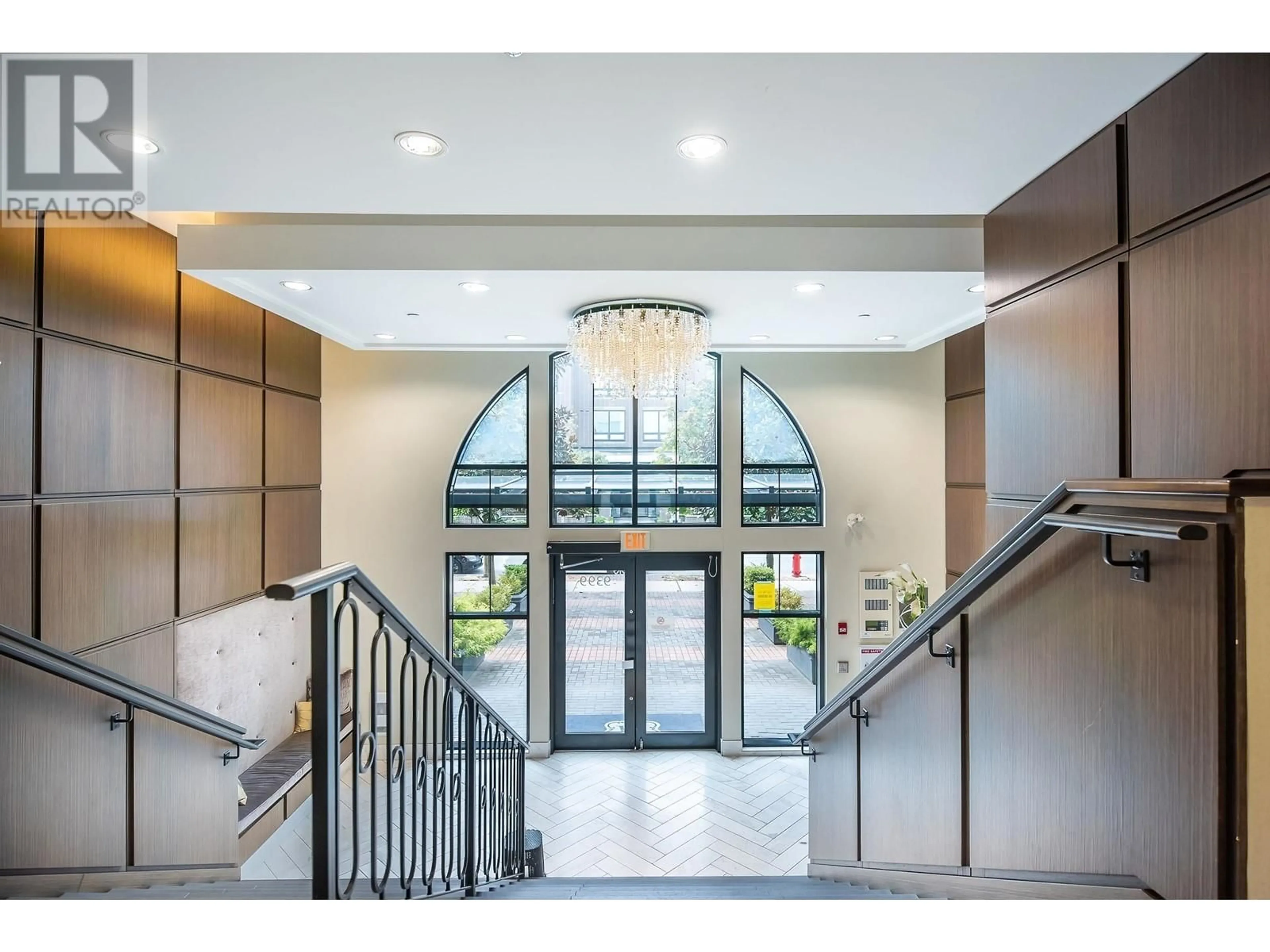 Indoor foyer for 317 9388 MCKIM WAY, Richmond British Columbia V6X0J7