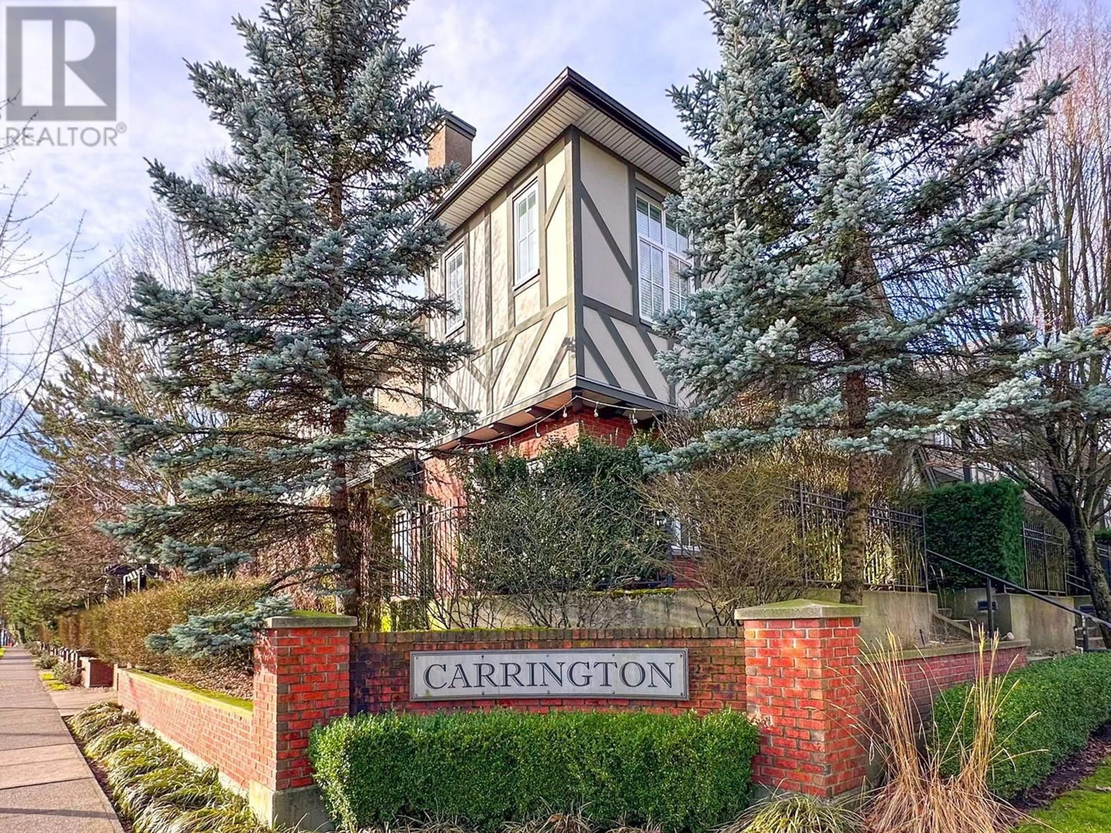 Indoor foyer for 6129 OAK STREET, Vancouver British Columbia V6M2W3