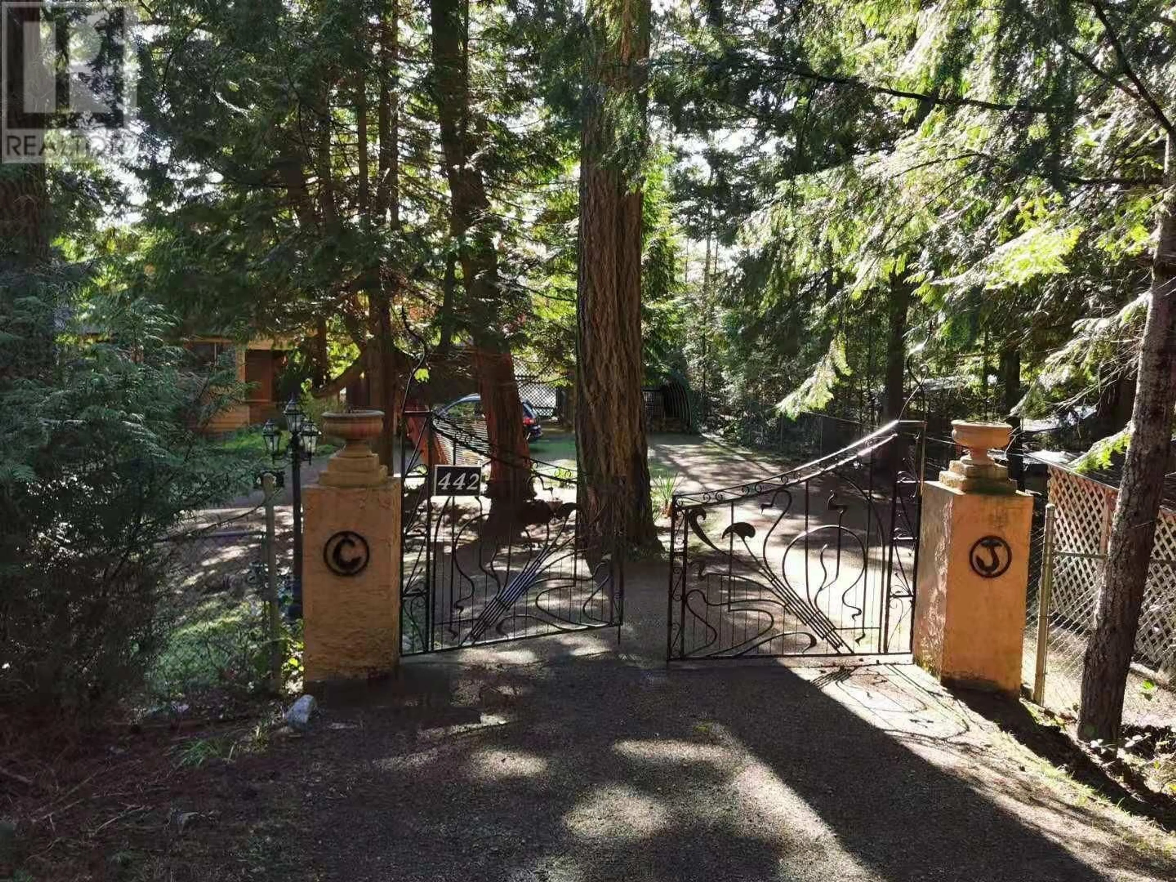 Home with vinyl exterior material, unknown for 442 MARINERS WAY, Mayne Island British Columbia V0N2J2