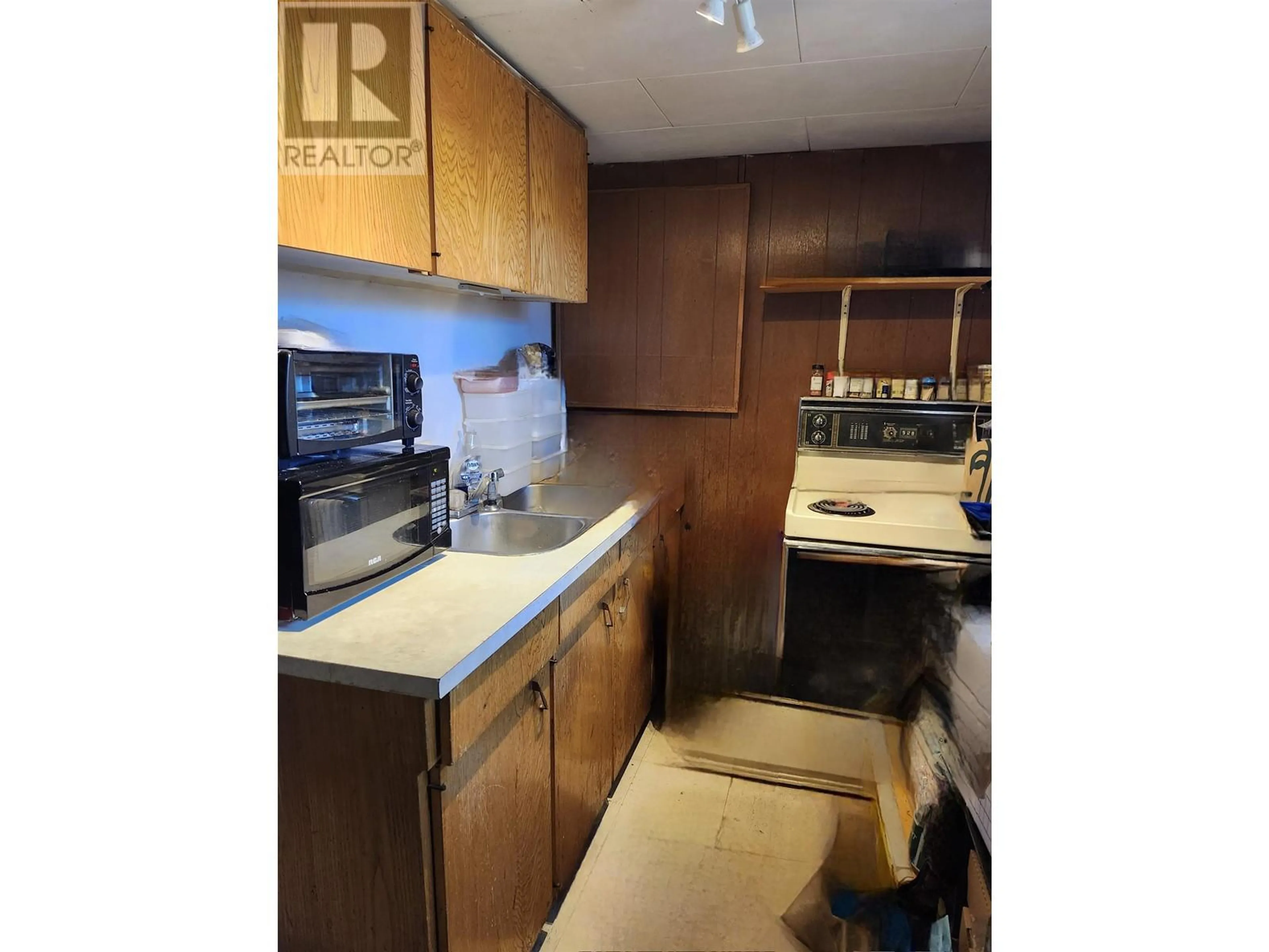 Standard kitchen, unknown for 2566 VENABLES STREET, Vancouver British Columbia V5K2R1