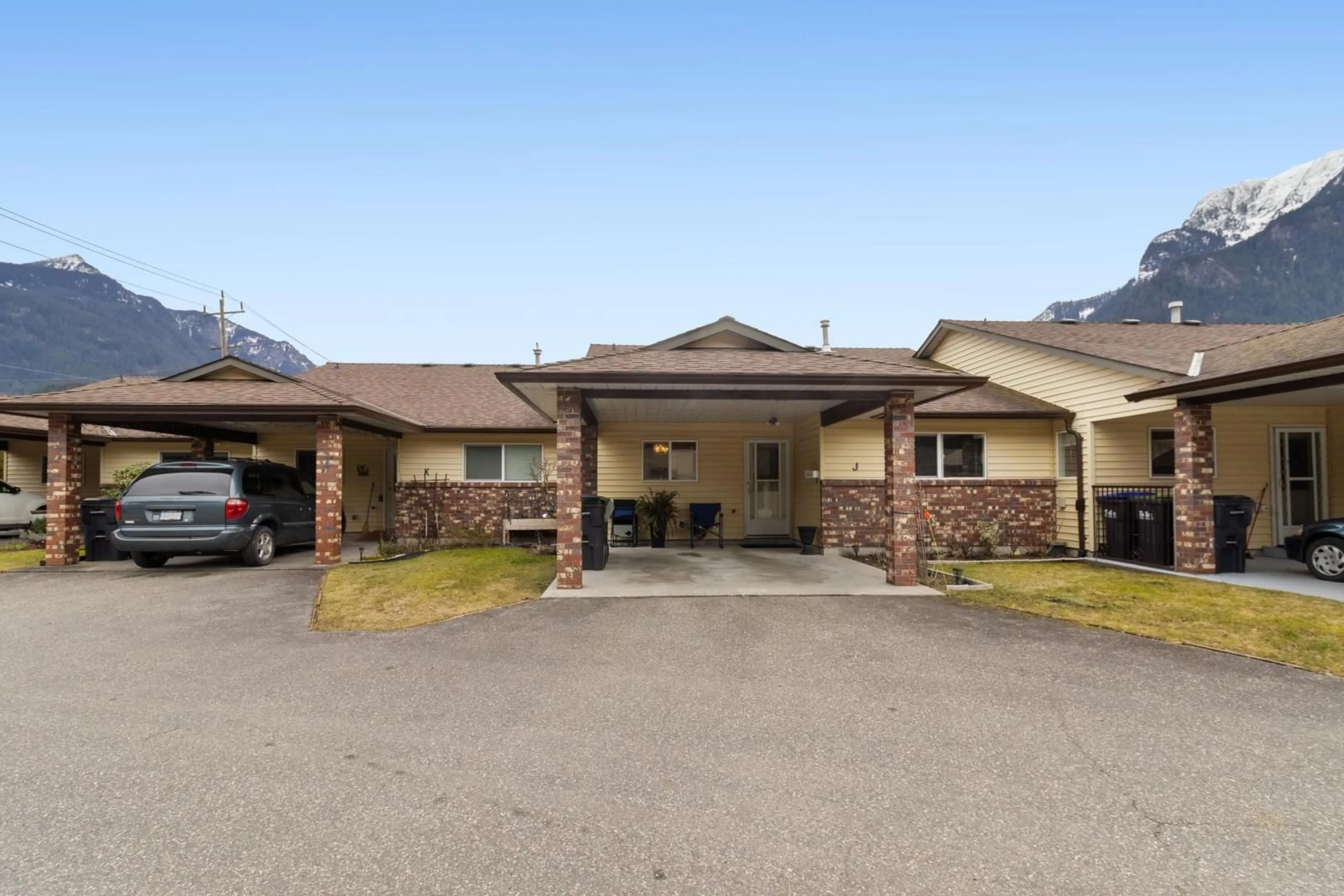 Patio, mountain view for J - 420 RUPERT STREET, Hope British Columbia V0X1L0