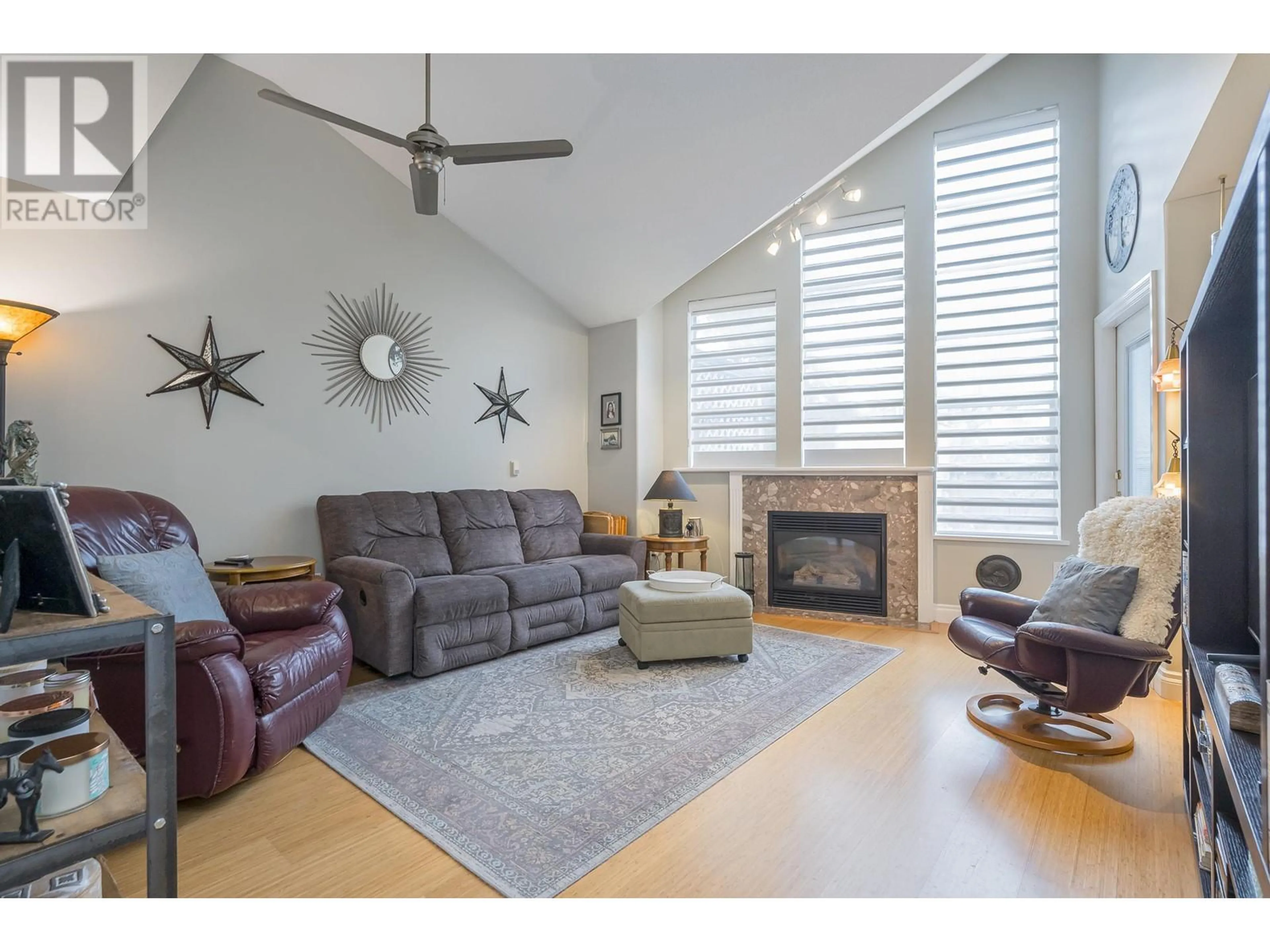 Living room with furniture, wood/laminate floor for 8 20841 DEWDNEY TRUNK ROAD, Maple Ridge British Columbia V2X3E7