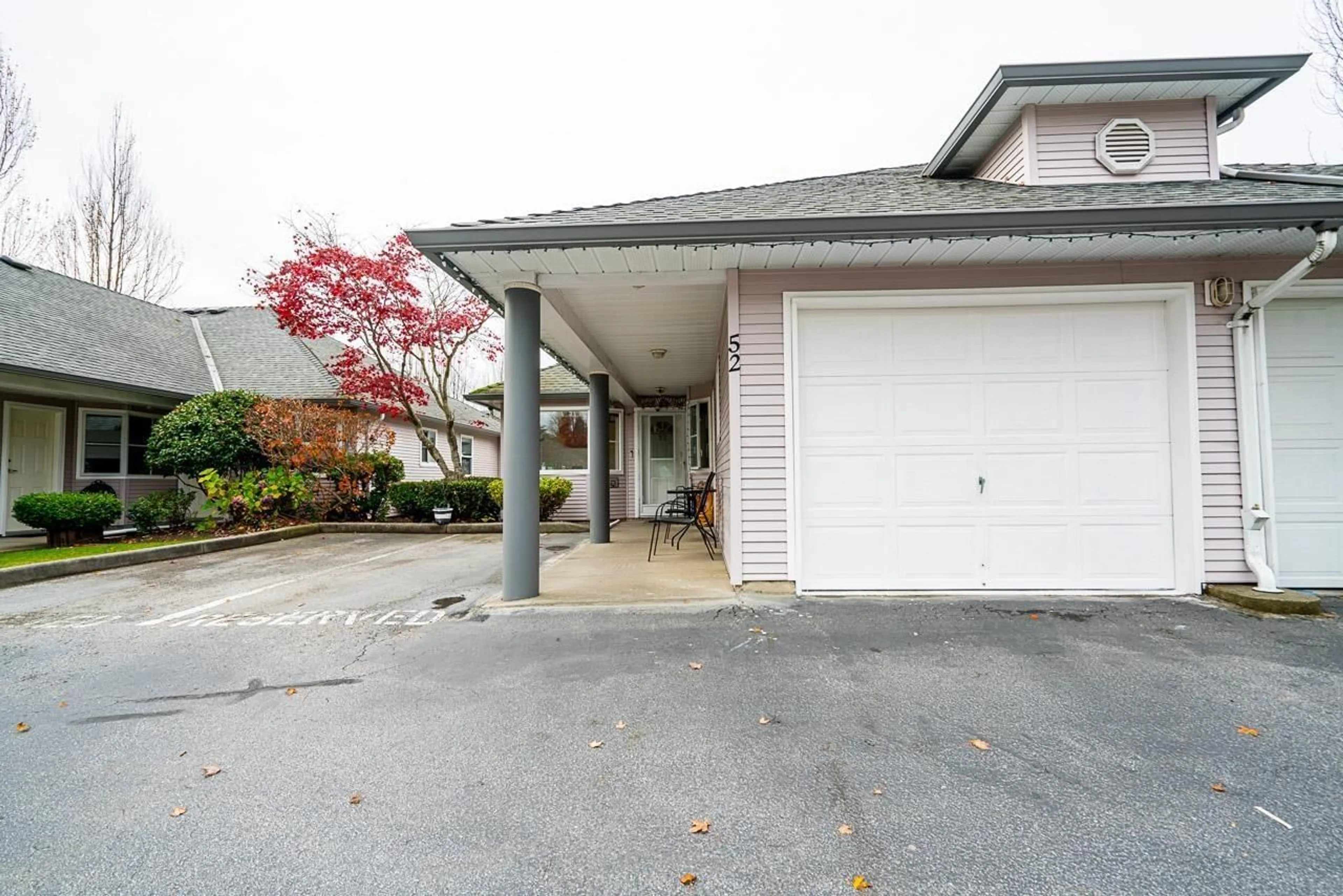 Indoor garage for 52 - 9088 HOLT, Surrey British Columbia V3V4H3