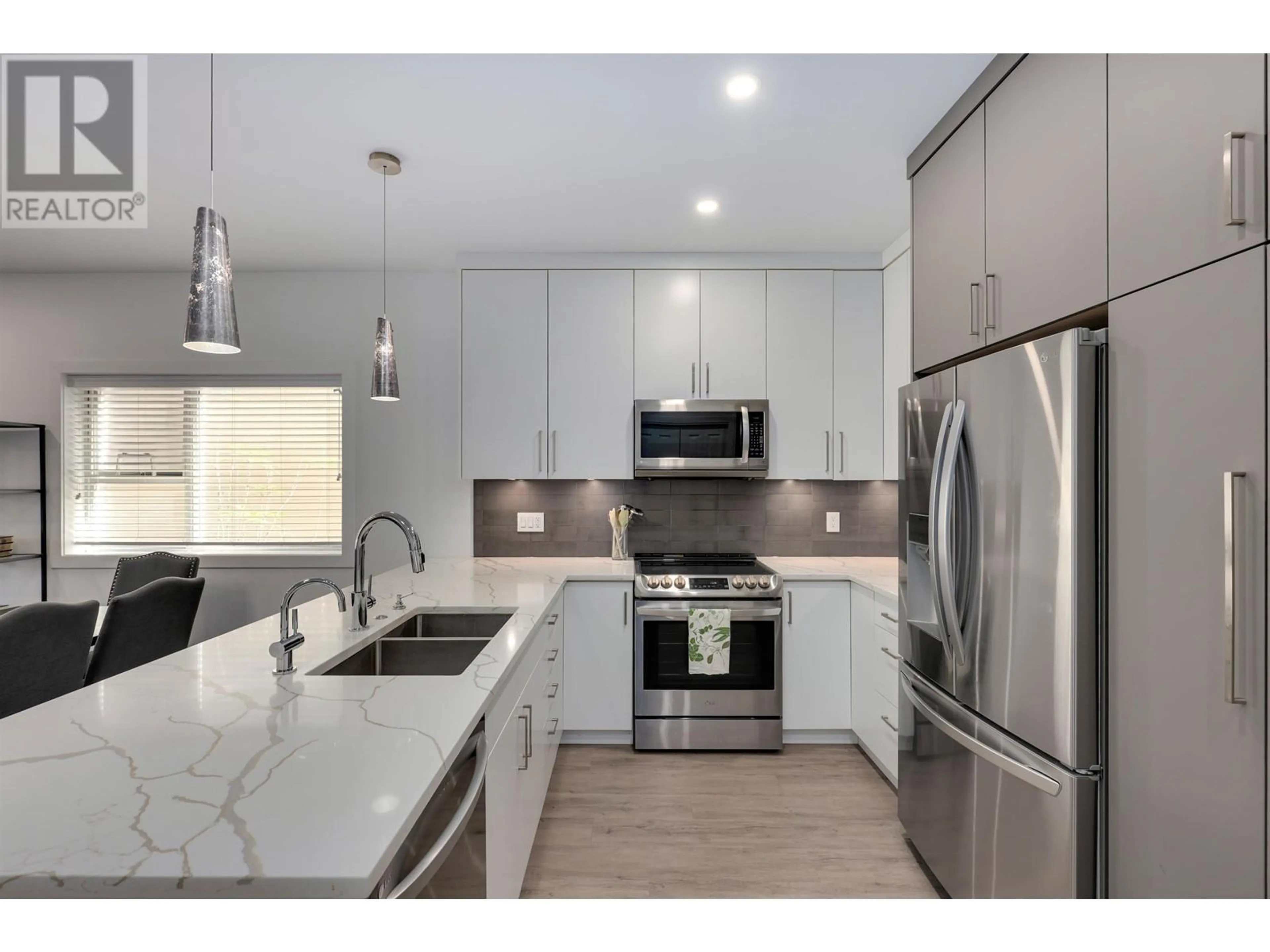 Open concept kitchen, ceramic/tile floor for 41 730 FARROW STREET, Coquitlam British Columbia V3J7Y7