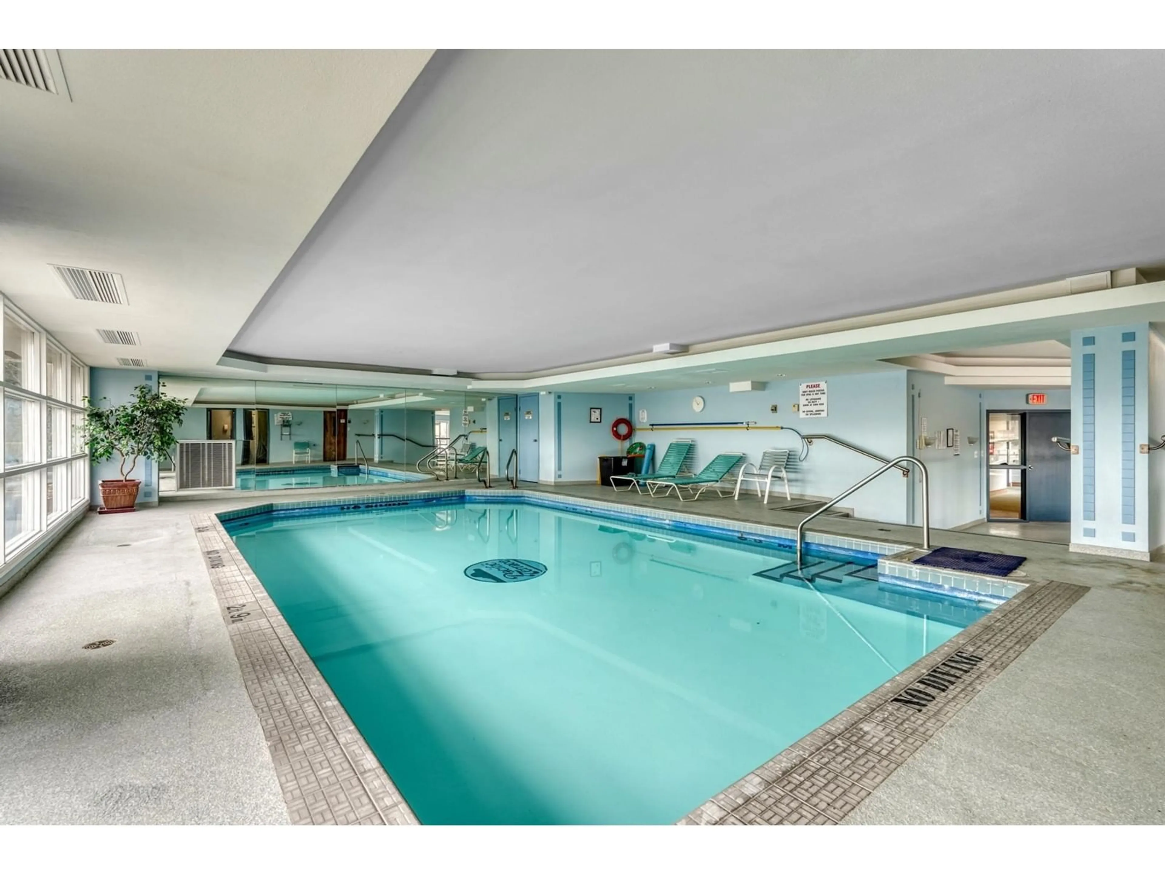 Pool for 102 15111 RUSSELL STREET, White Rock British Columbia V4B2P4