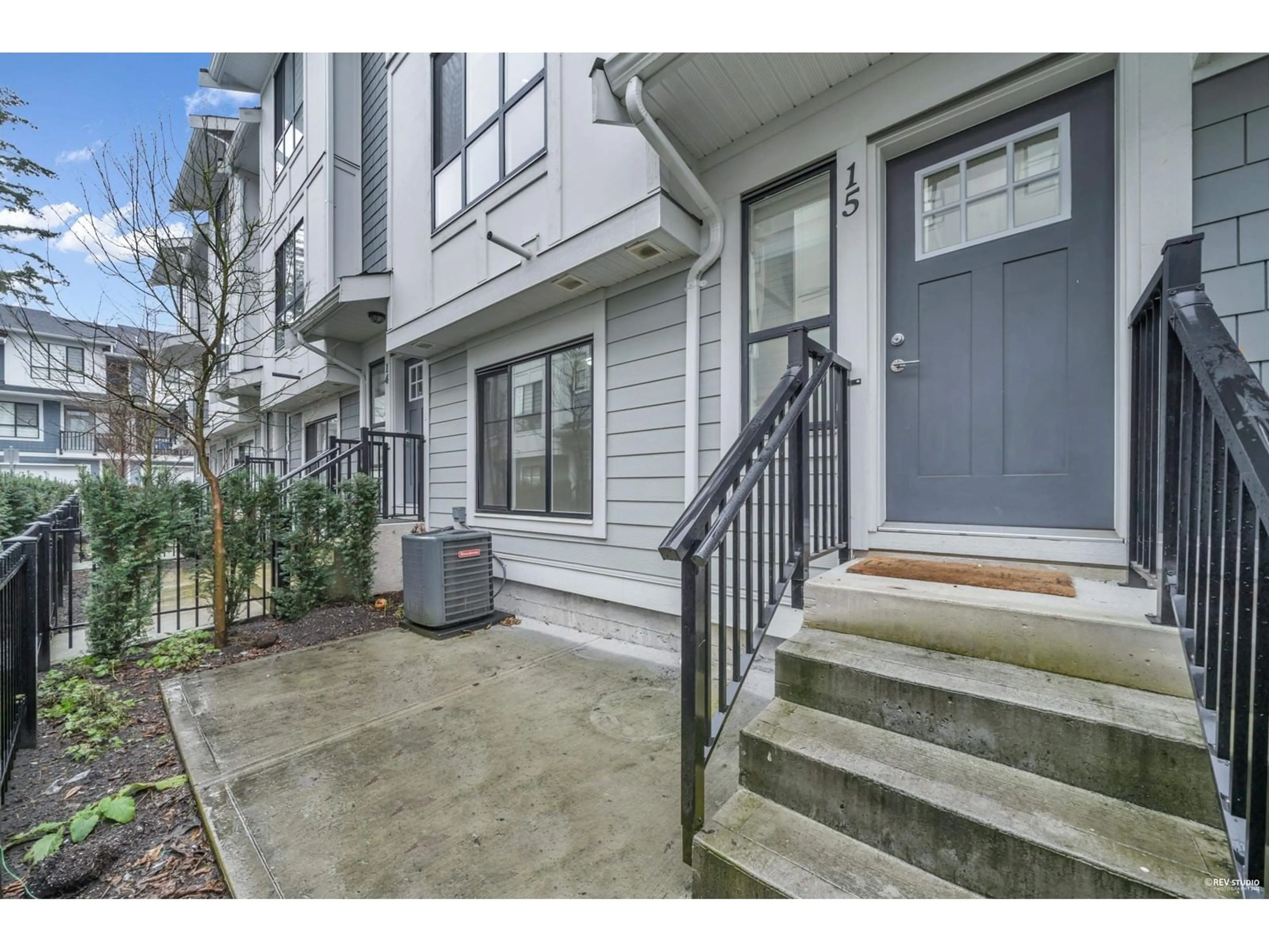 Indoor entryway for 15 - 11556 72A, Delta British Columbia V4C1A9