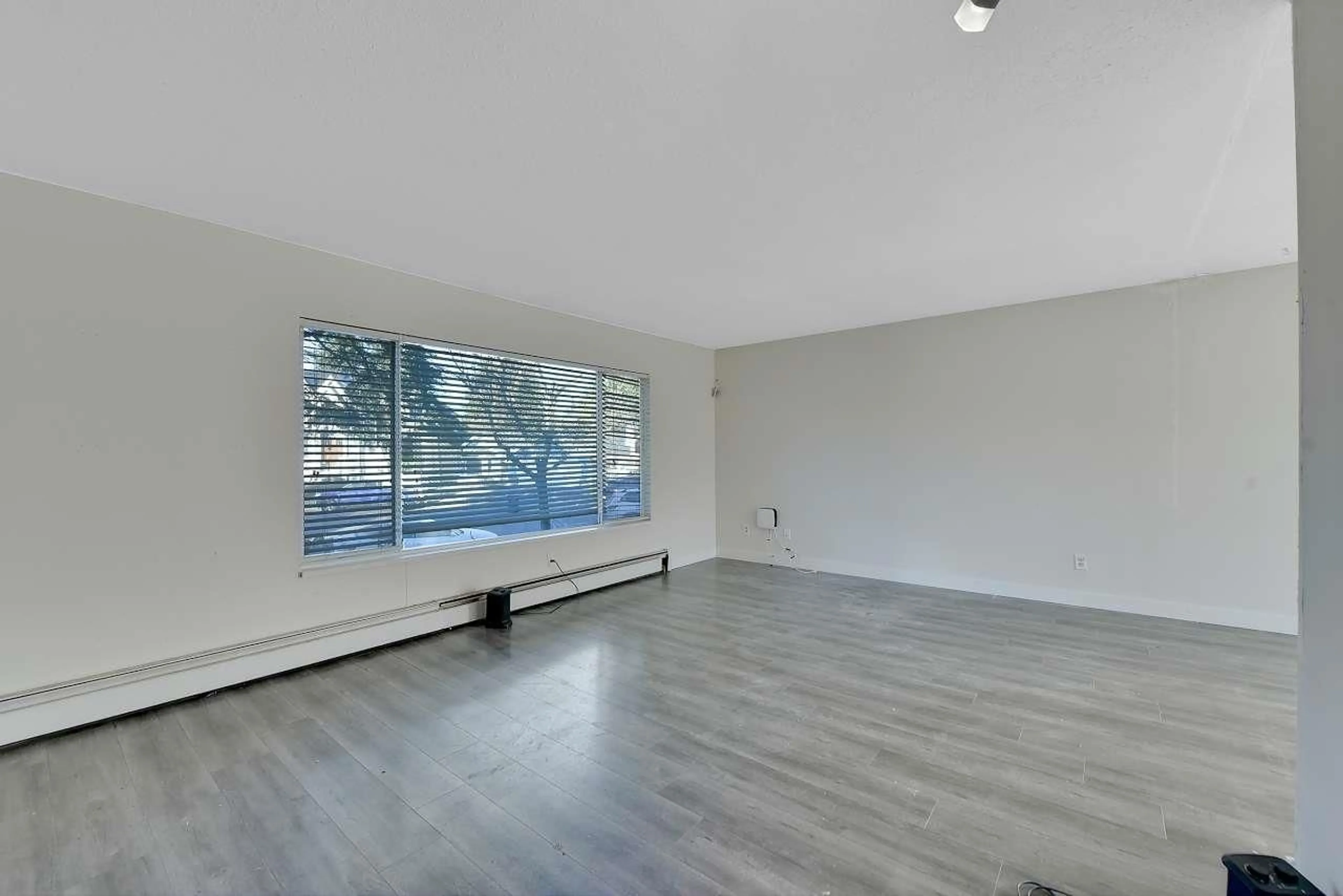 A pic of a room for 1814 141A STREET, Surrey British Columbia V4A6X9