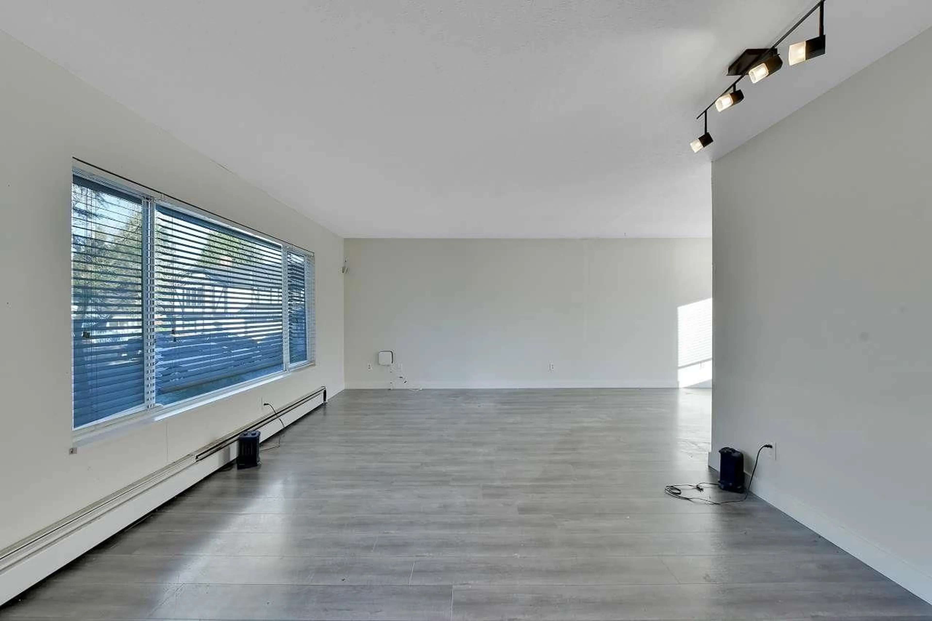 A pic of a room for 1814 141A STREET, Surrey British Columbia V4A6X9