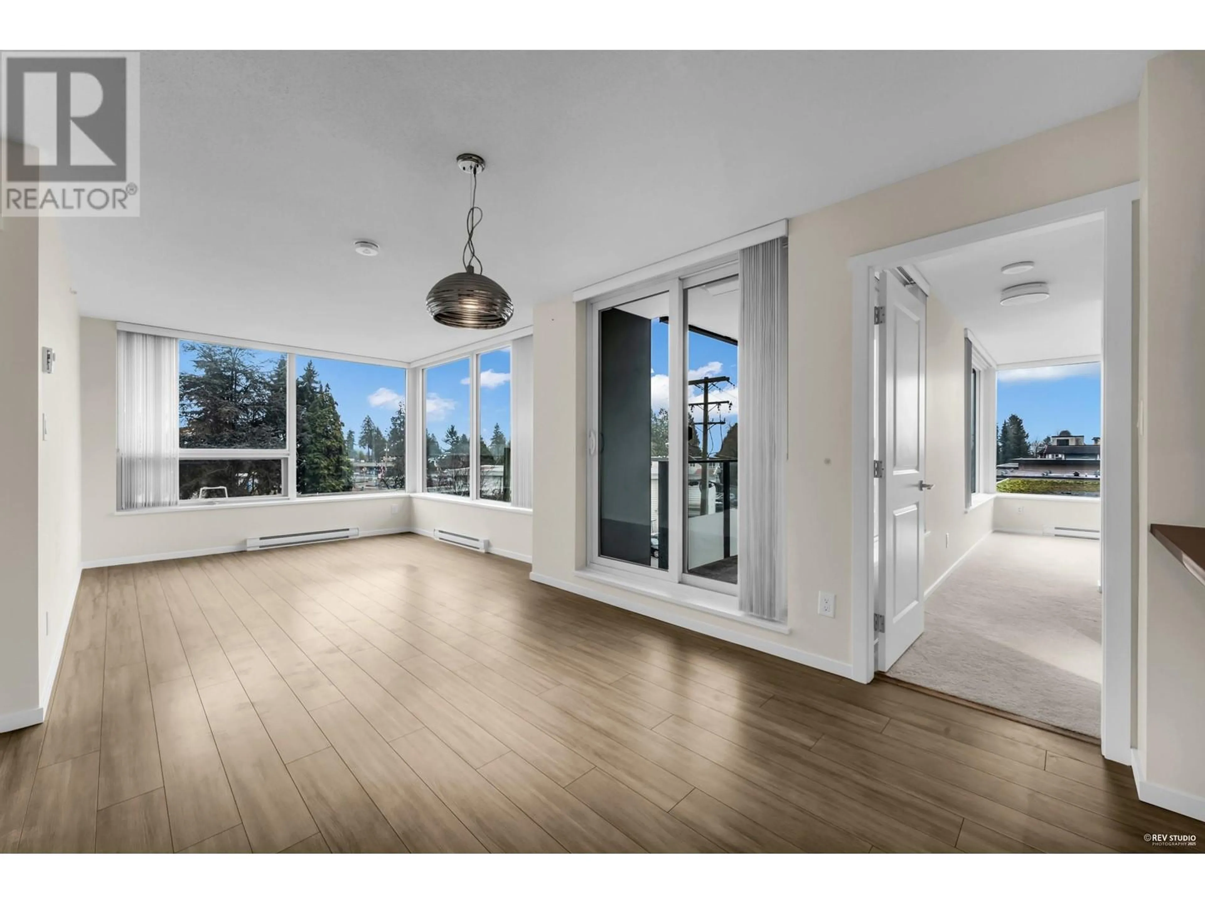Unknown for 302 - 6658 DOW AVENUE, Burnaby British Columbia V5H0C7