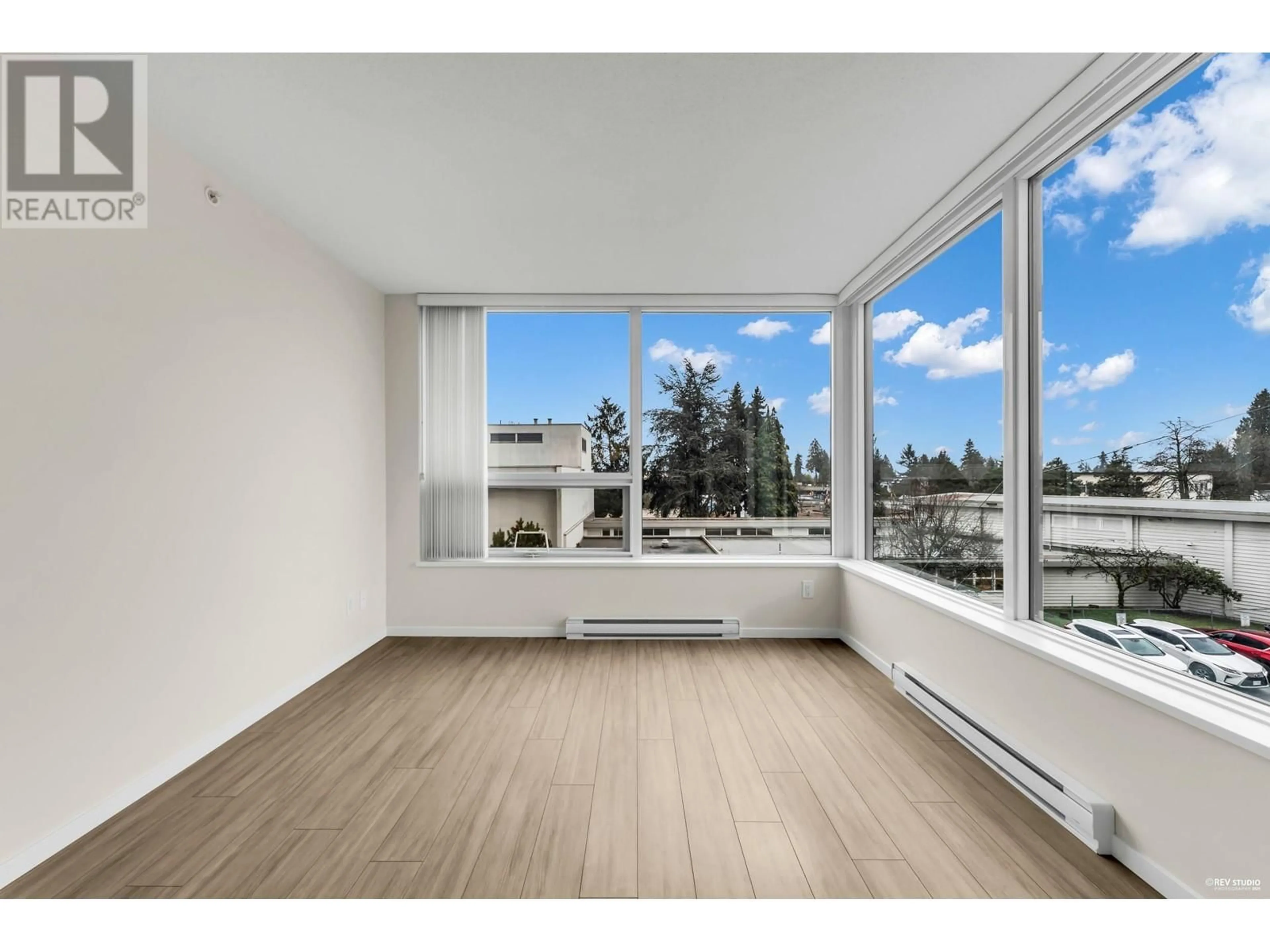 A pic of a room for 302 6658 DOW AVENUE, Burnaby British Columbia V5H0C7