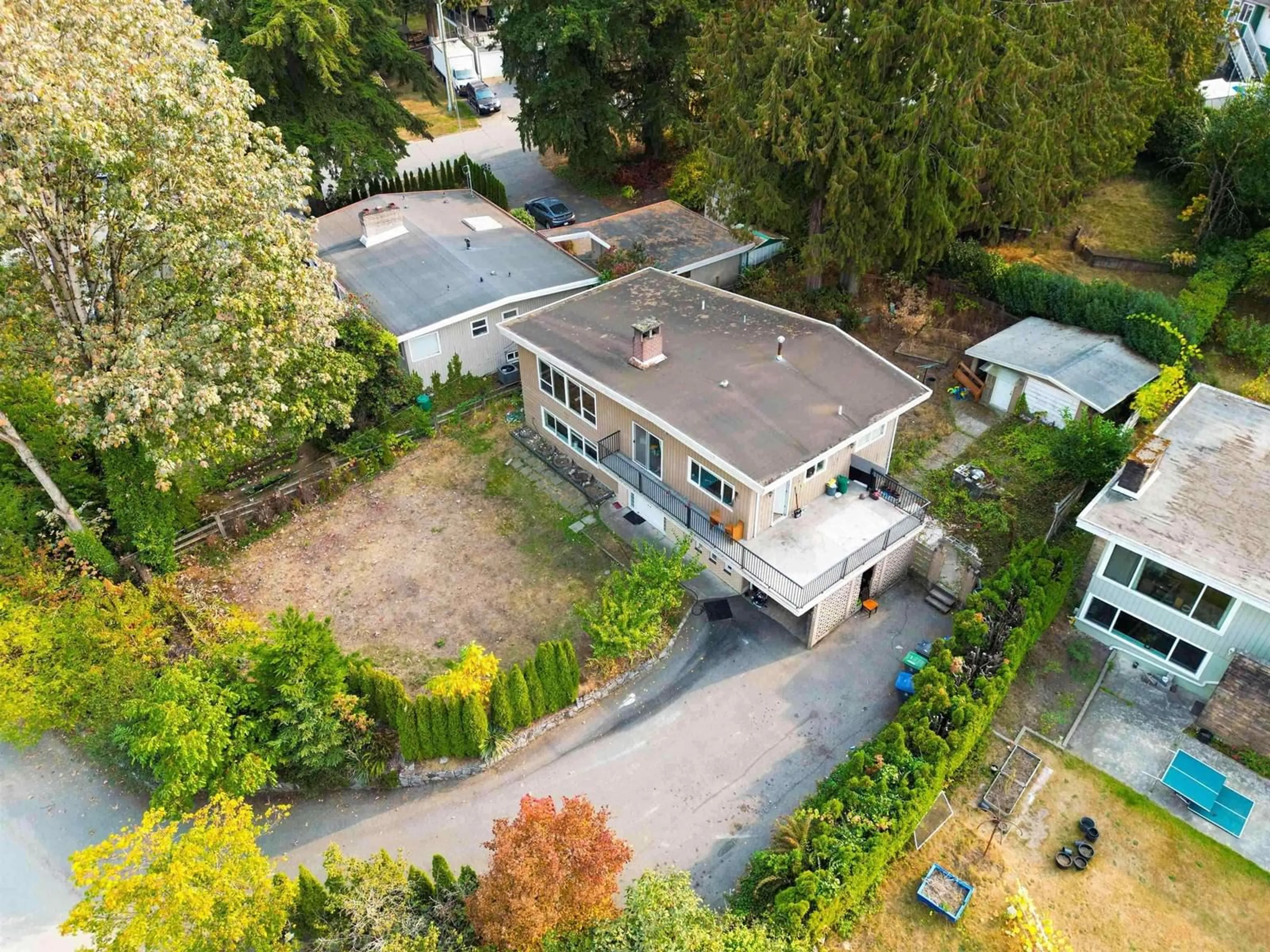 A pic from outside/outdoor area/front of a property/back of a property/a pic from drone, street for 11513 BAILEY CRESCENT, Surrey British Columbia V3V2V2