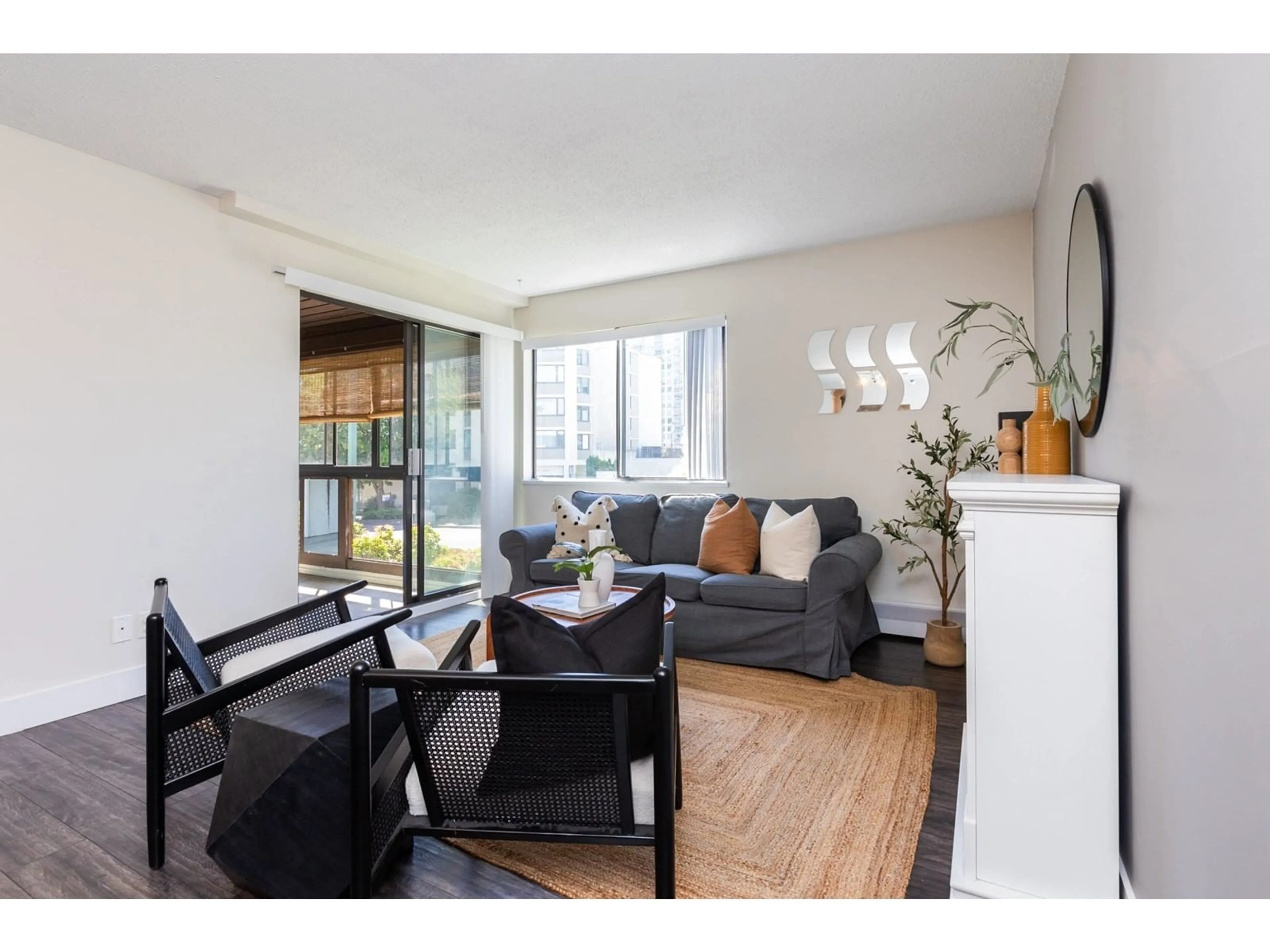 Living room with furniture, wood/laminate floor for 202 1526 GEORGE STREET, White Rock British Columbia V4B4A5