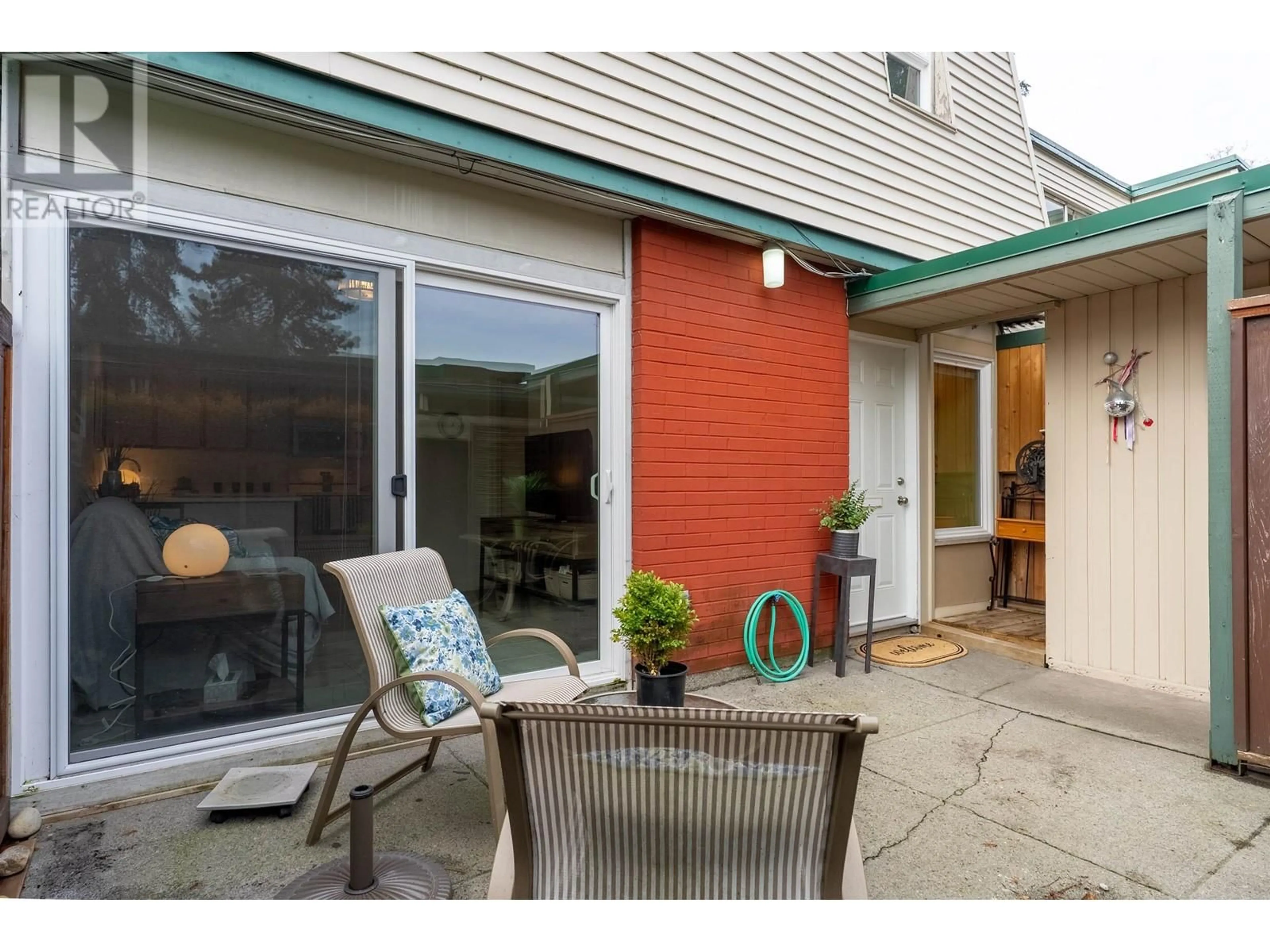 Patio, street for 847 WESTVIEW DRIVE, North Vancouver British Columbia V7N3X9