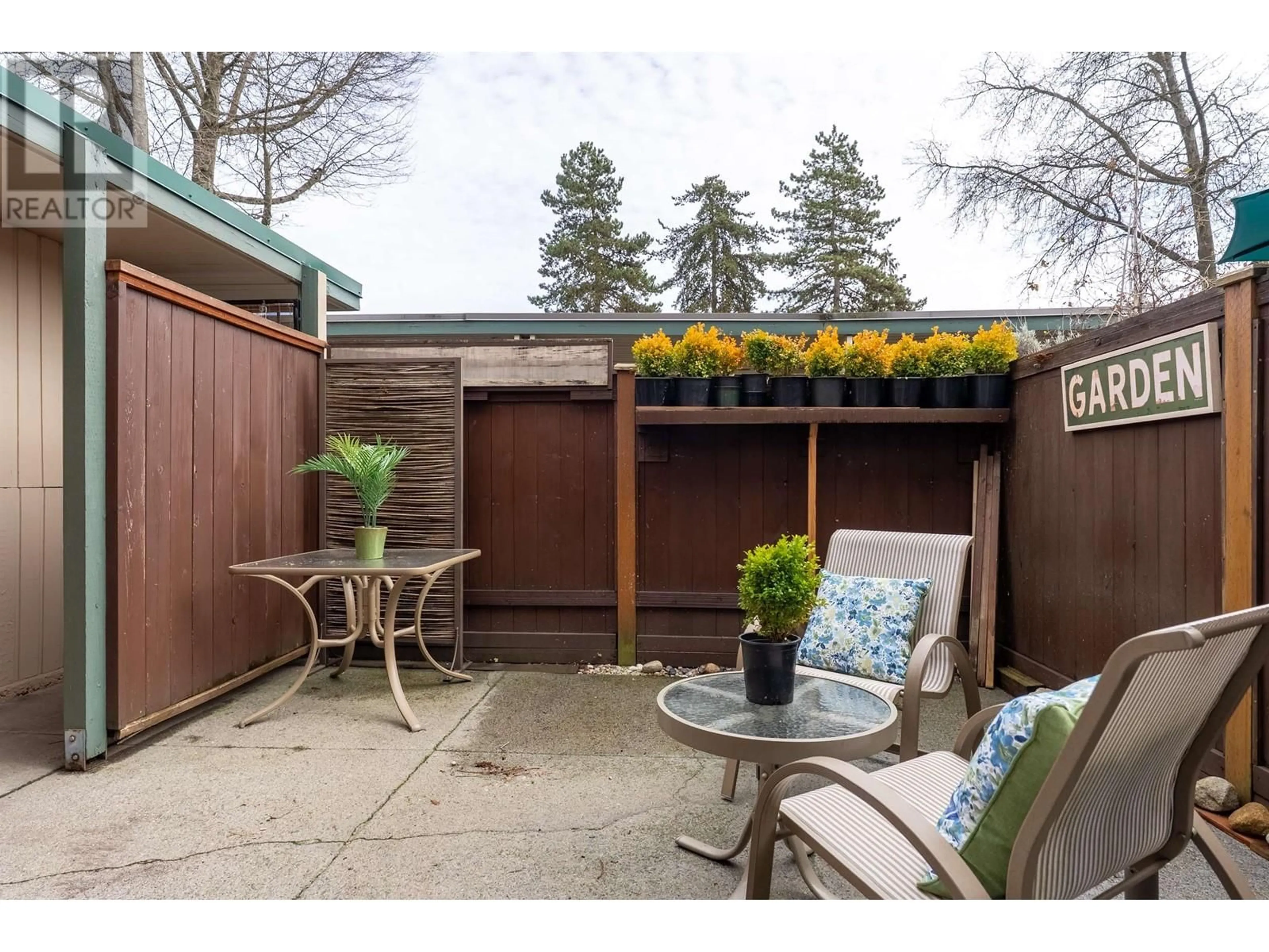 Patio, street for 847 WESTVIEW DRIVE, North Vancouver British Columbia V7N3X9