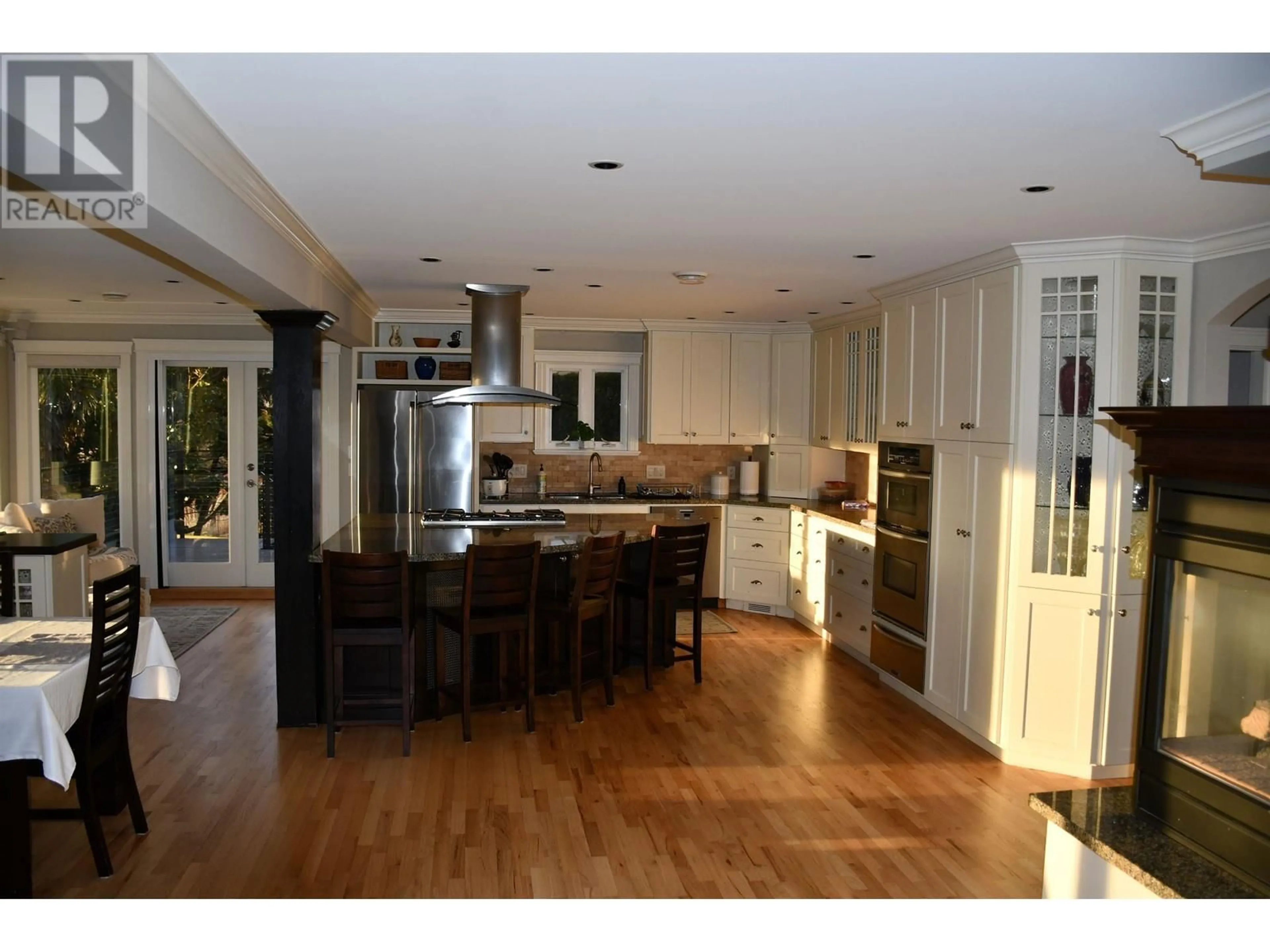 Open concept kitchen, wood/laminate floor for 525 SANDBAR PLACE, Delta British Columbia V4L2L2