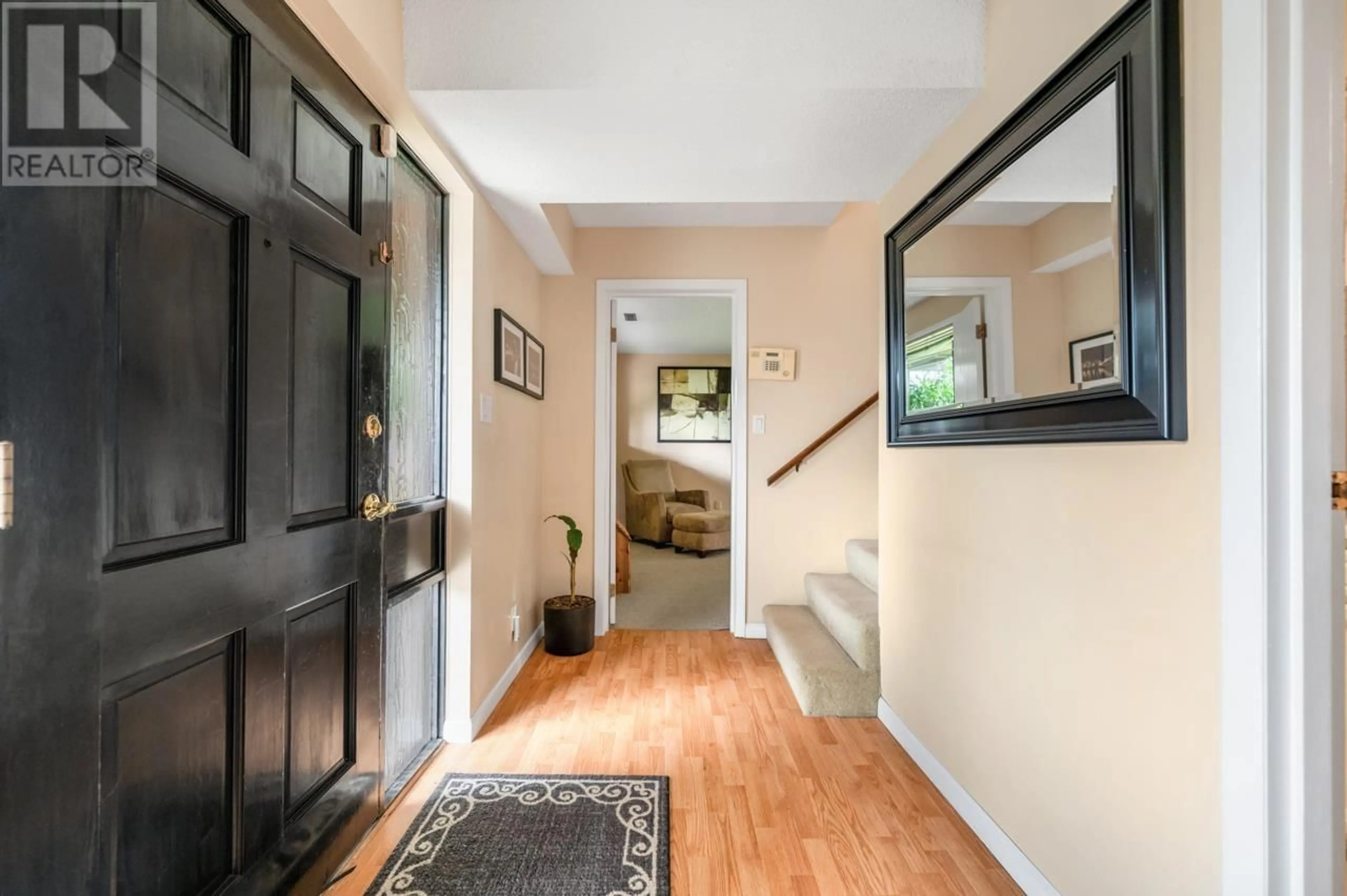 Indoor entryway for 6680 COLTSFOOT DRIVE, Richmond British Columbia V7C2J4