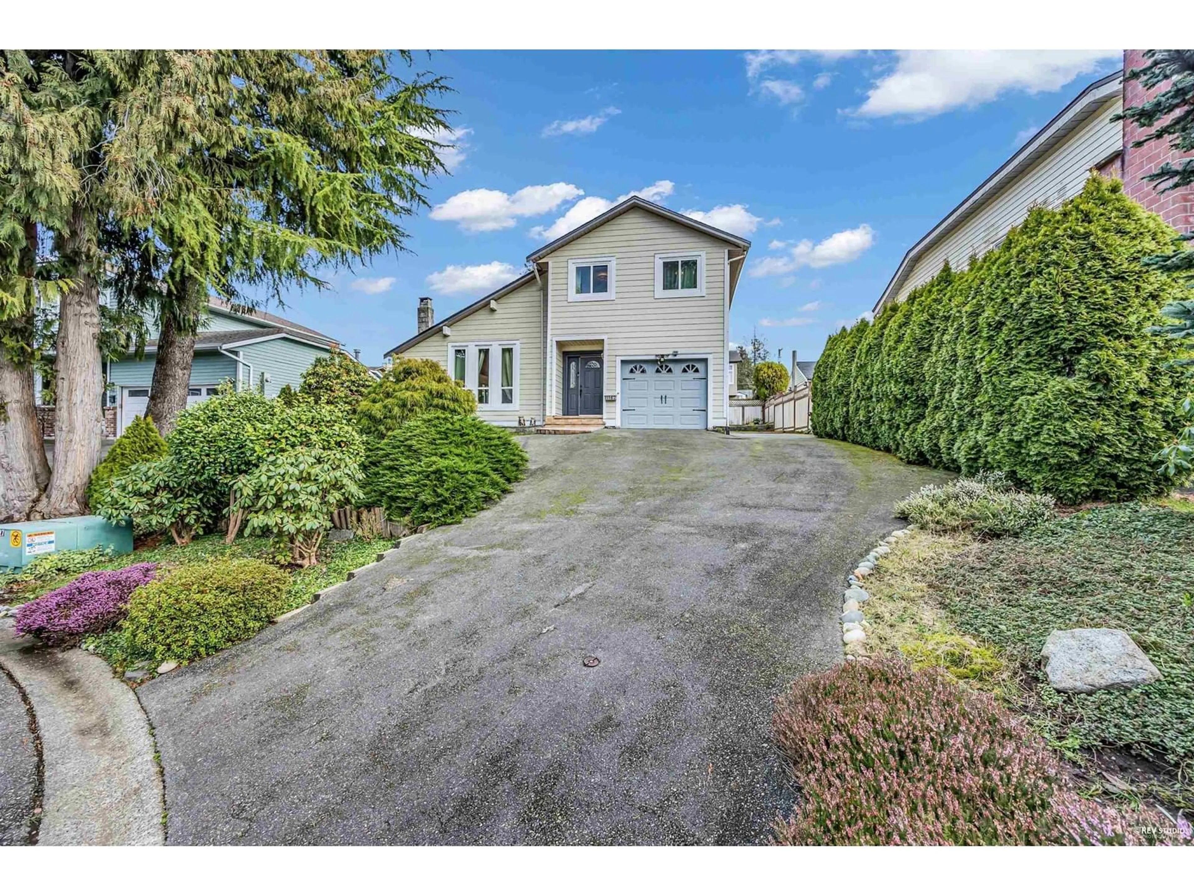 A pic from outside/outdoor area/front of a property/back of a property/a pic from drone, street for 11162 PATRICIA, Delta British Columbia V4C3A4