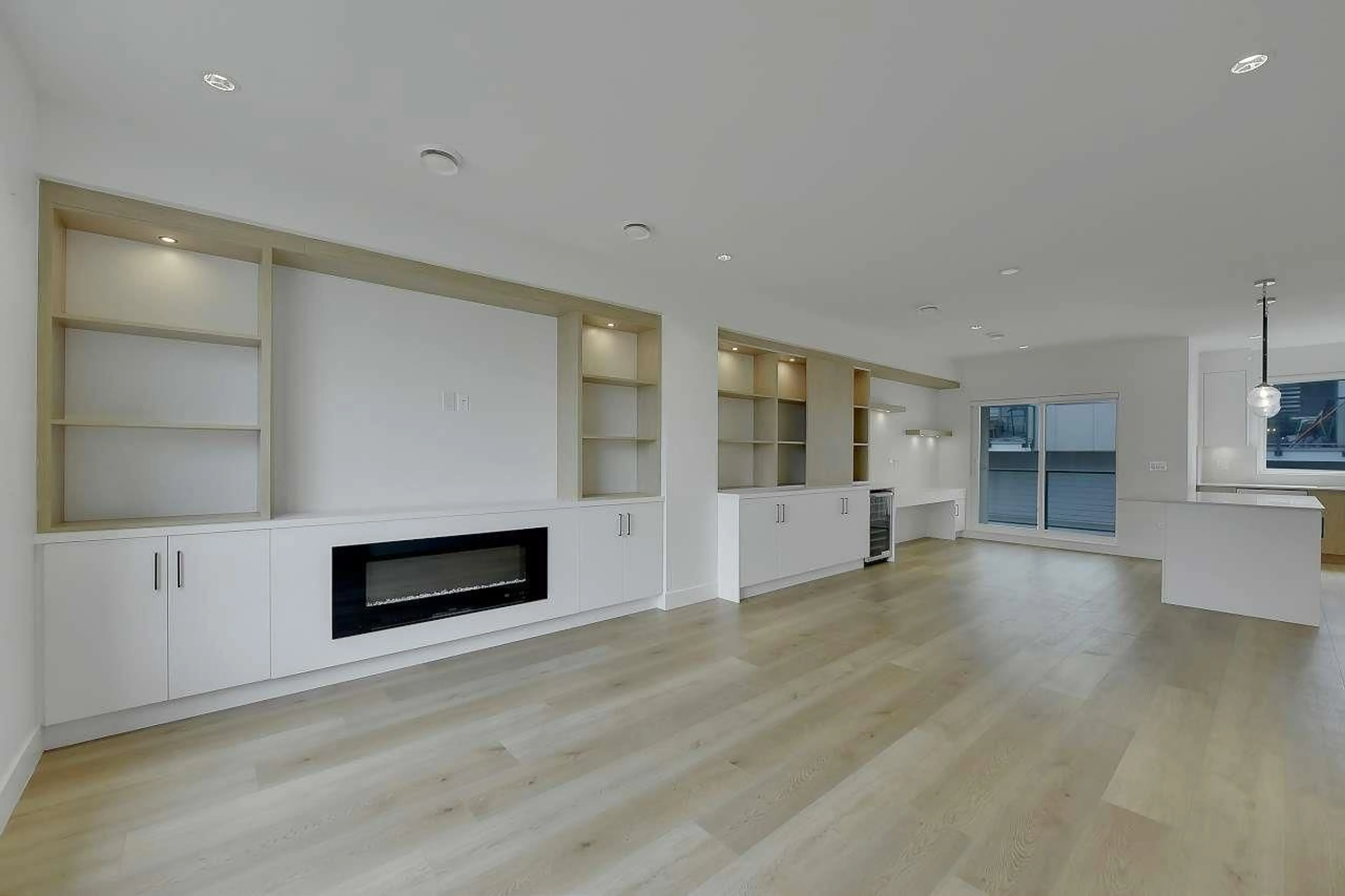 Unknown for 40 - 12585 104A AVENUE, Surrey British Columbia V3V0G7